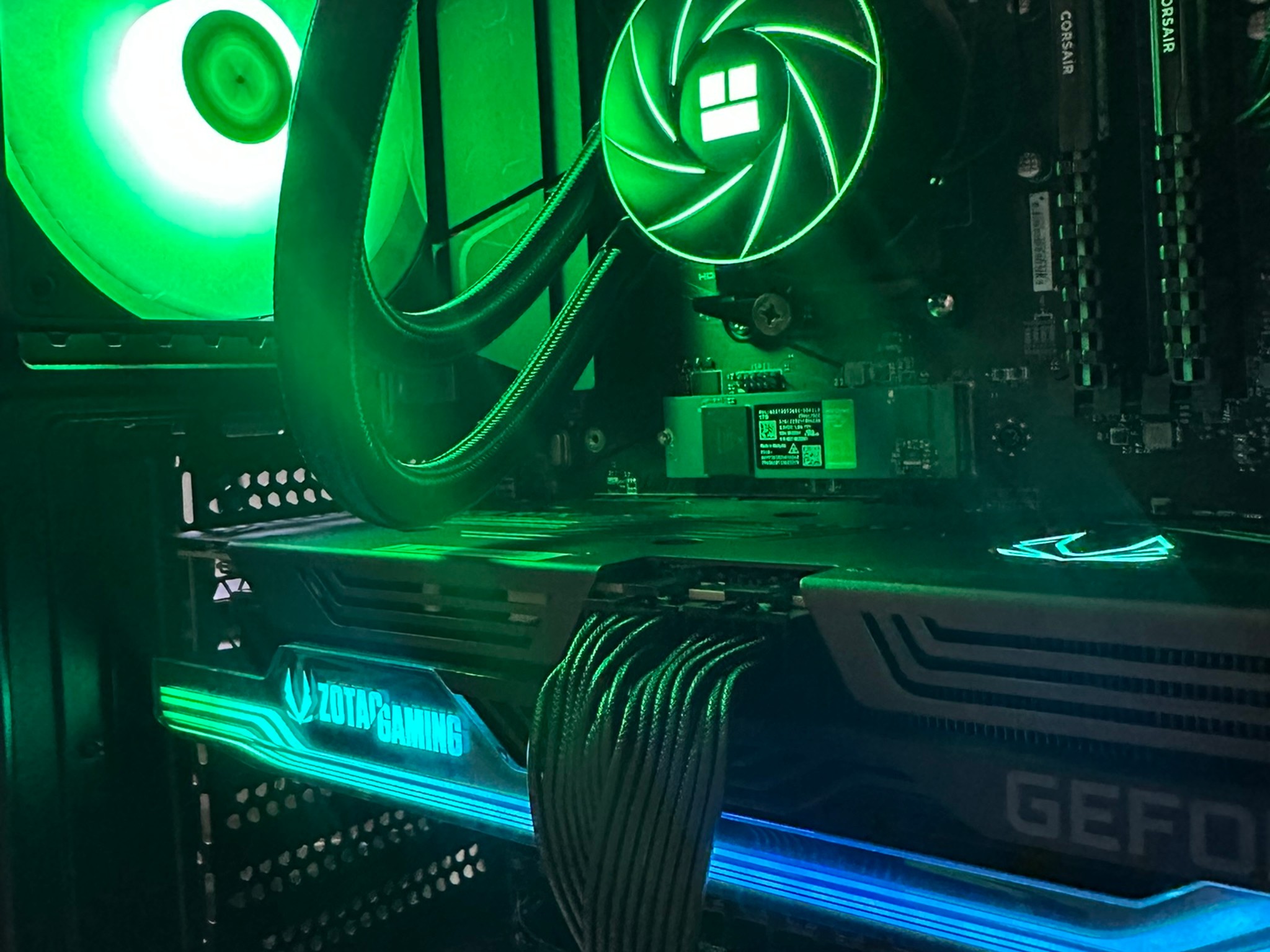 Ryzen 7 3800X / RTX 3070 Ti / 1TB NVME / 32GB RAM