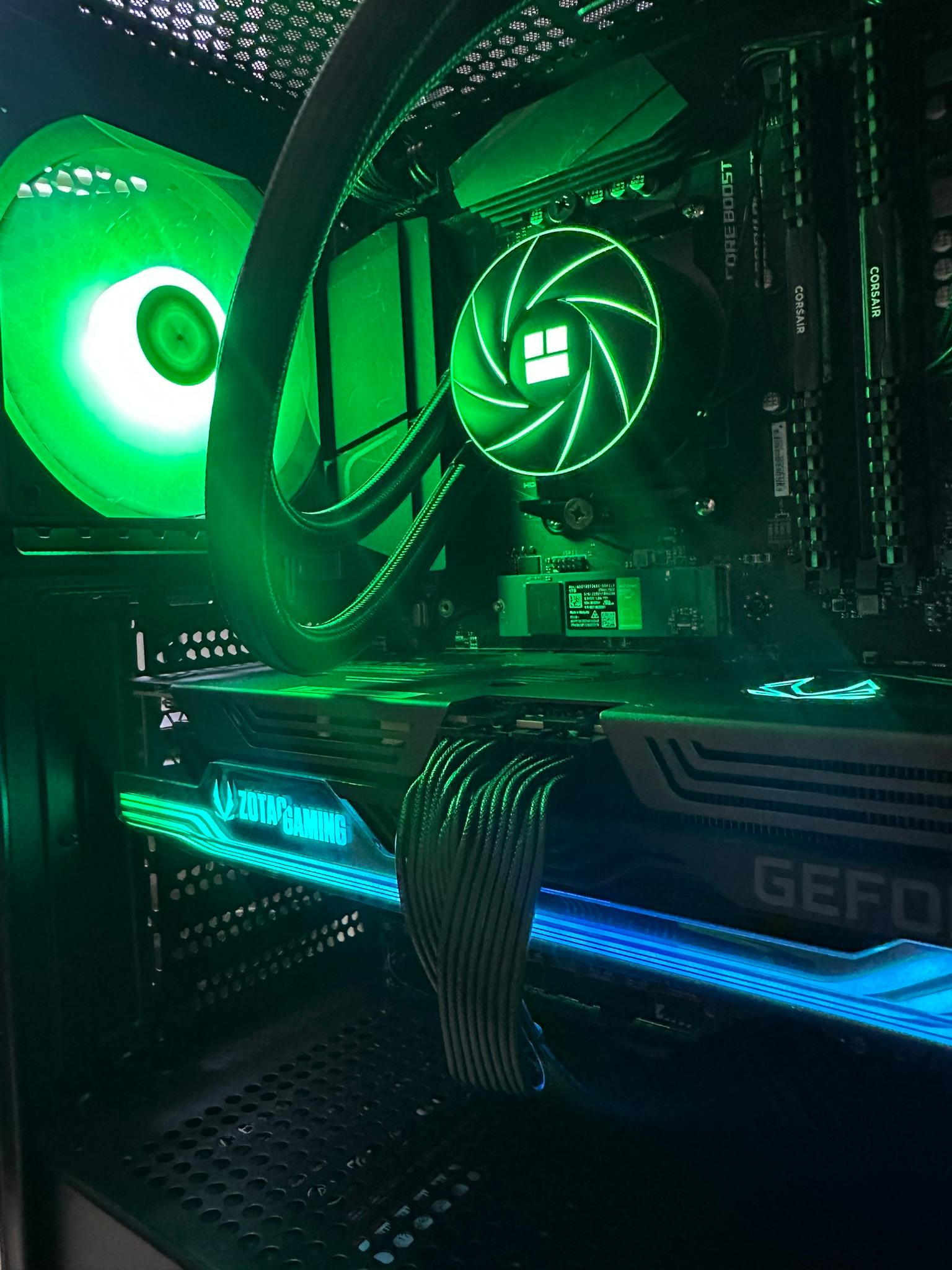 Ryzen 7 3800X / RTX 3070 Ti / 1TB NVME / 32GB RAM