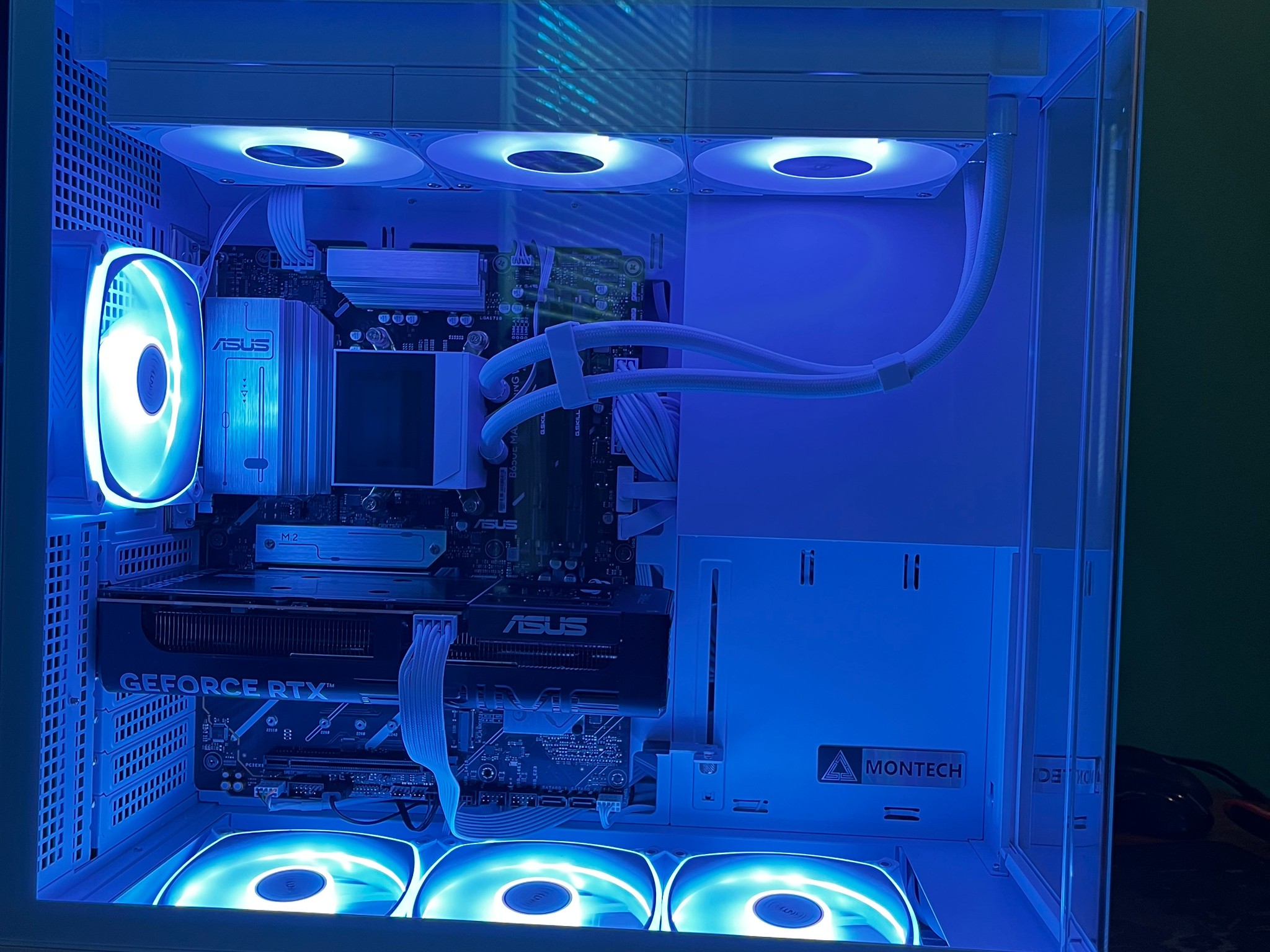 RYZEN 5 7600X3D | 32 GB DDR5 RAM | RTX 5060 GAMING PC