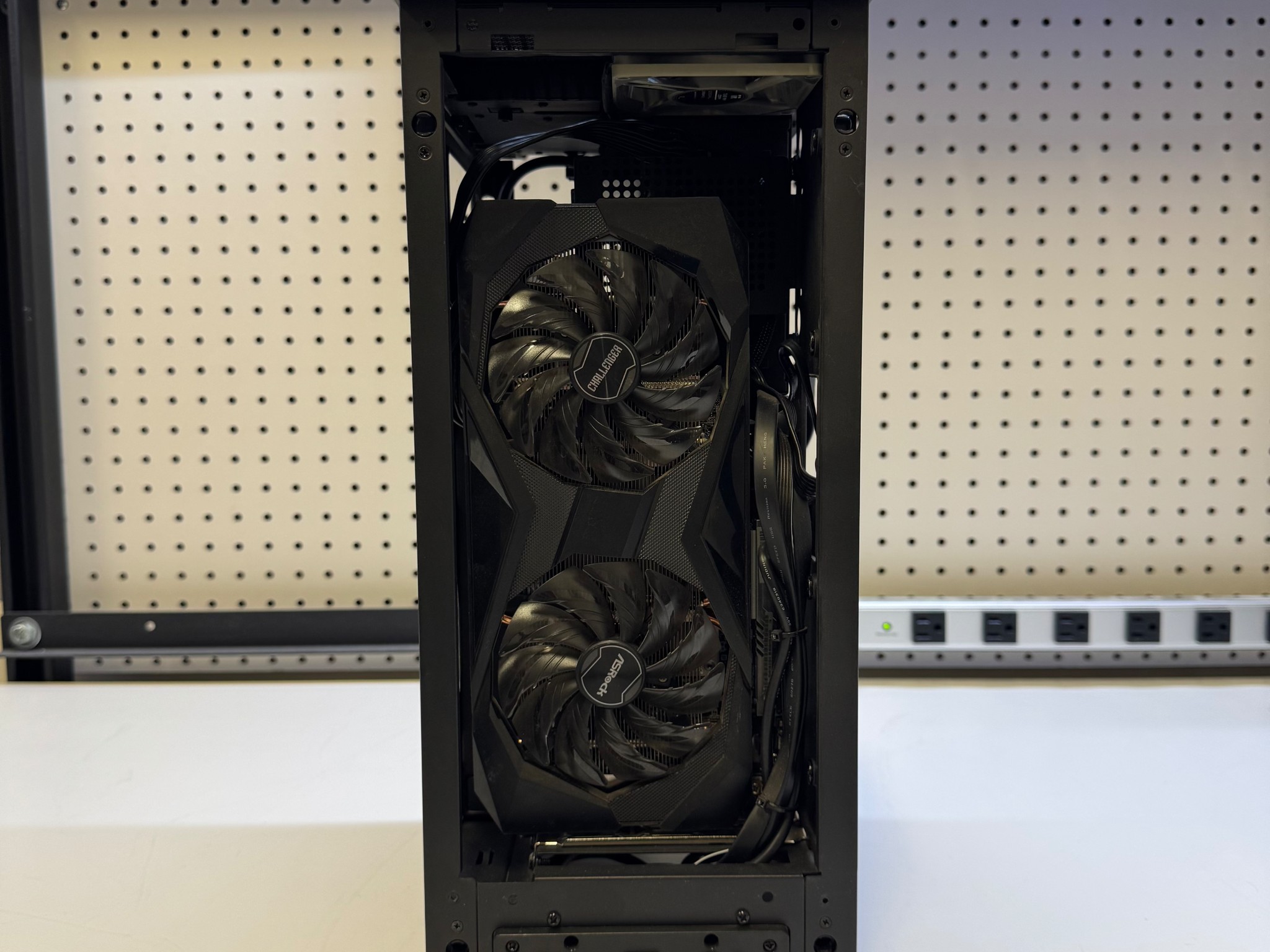 Budget SFF Gaming PC Intel i5 12600kf, RX 7600, 240 AIO Hyte Revolt
