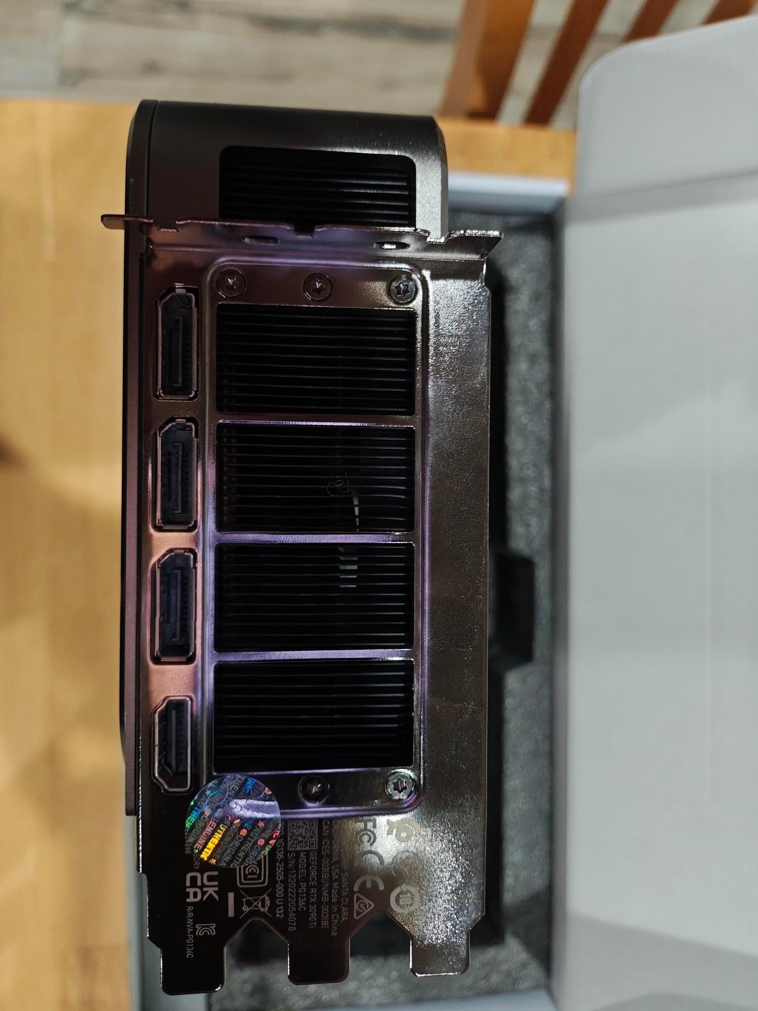 NVIDIA GeForce RTX 3090 Ti Founders Edition