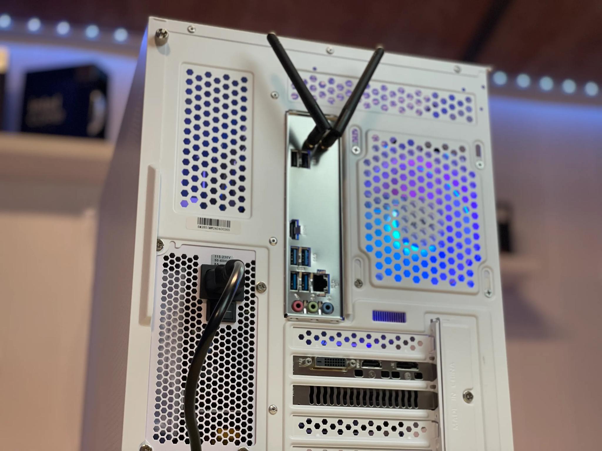 "Arctic Shadow" Ryzen 7 + GTX 1660 SUPER