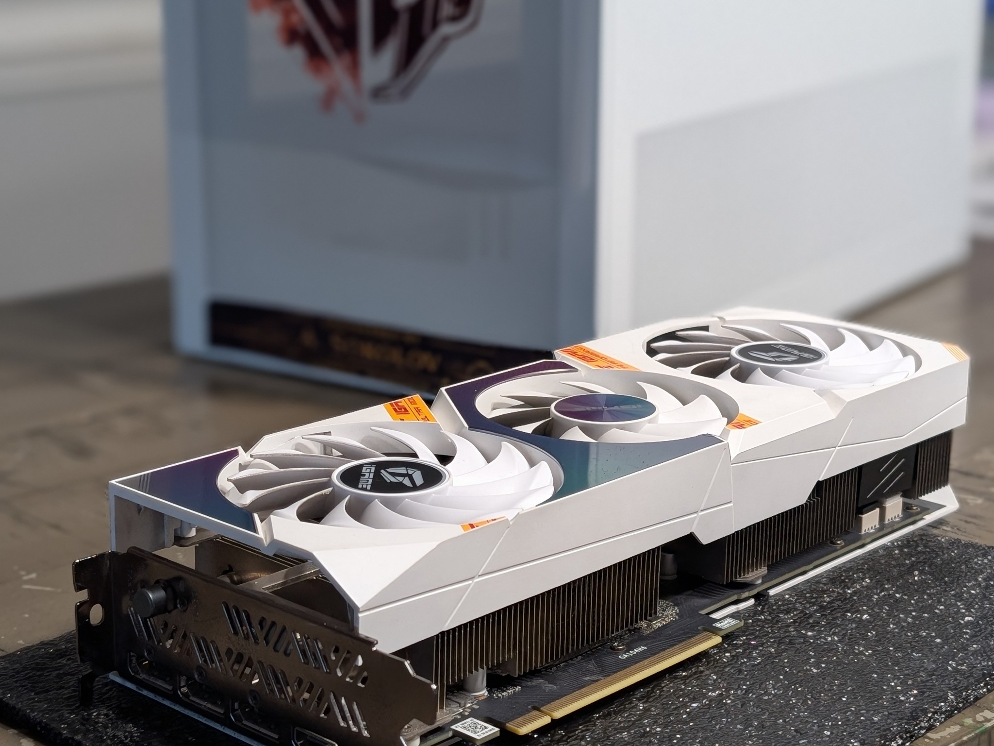 Colorful iGame GeForce RTX 3060 Ti Ultra W OC White