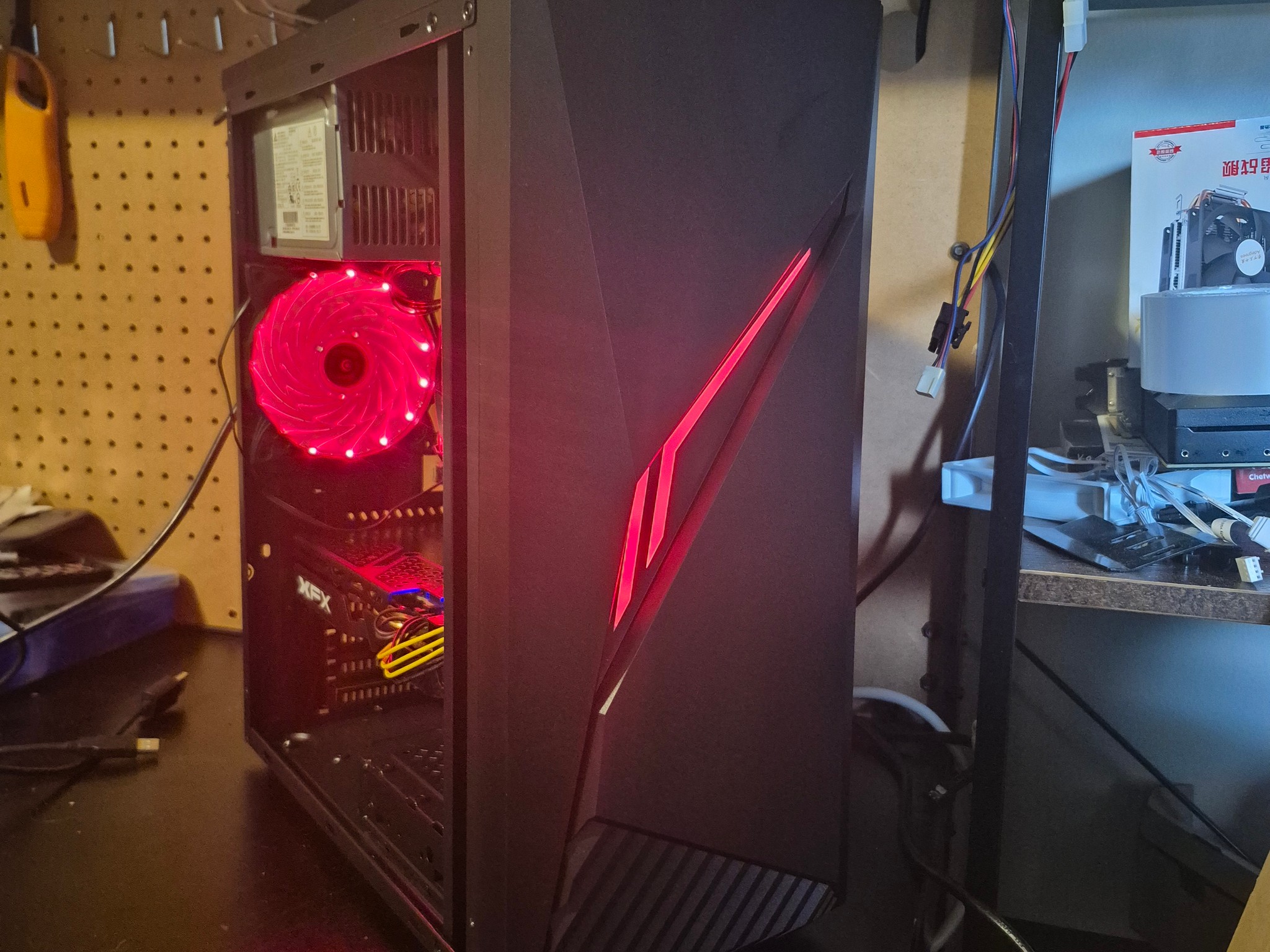100 FPS Fortnite | i5-4570, 16GB RAM, 500GB SSD, RX 580 8GB, RGB, Wifi