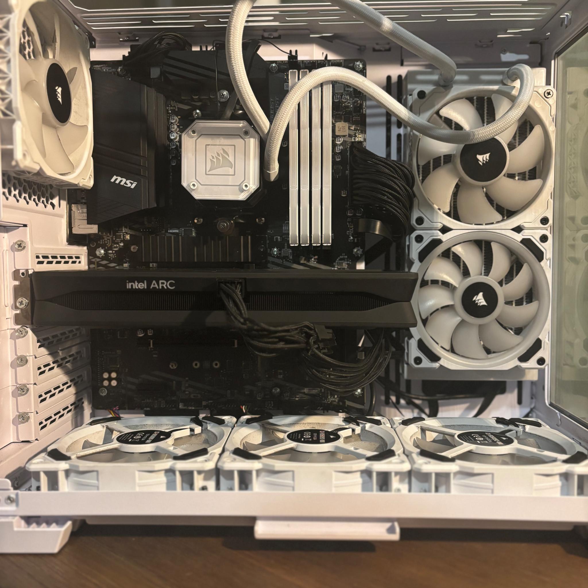 ALL WHITE | 1080p PC | B580 | R7 3700x | 32gb RAM | 2tb Storage
