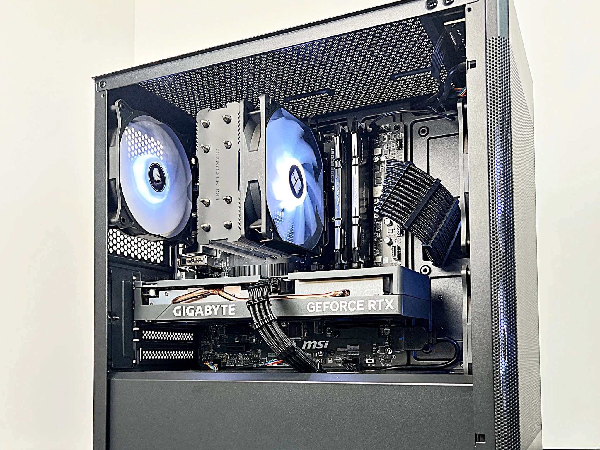 Ryzen 5 5600 RTX 4060 32GB RAM 1TB M.2 Gaming PC