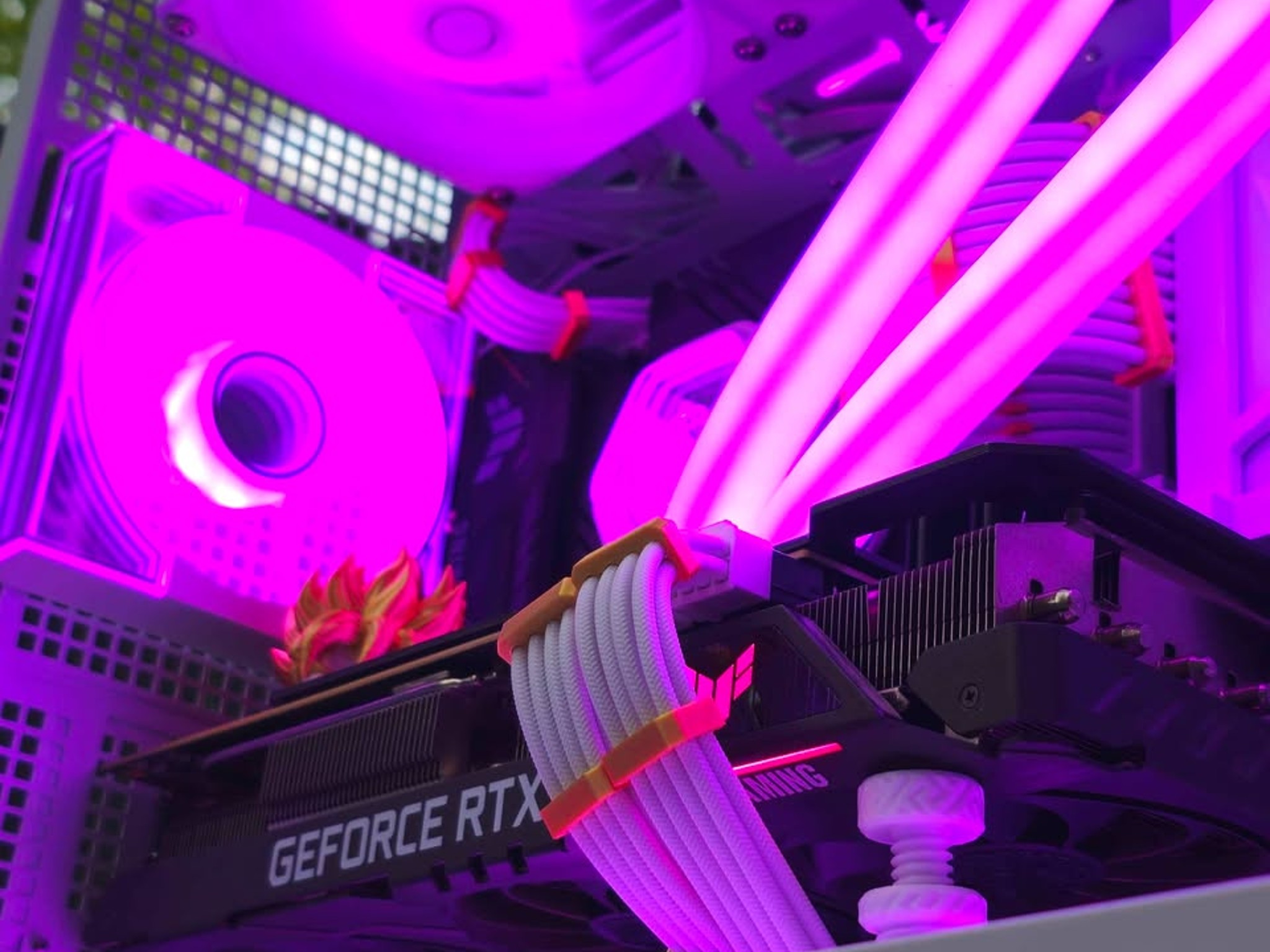 ⚜️White/Gold Custom Gaming PC • RTX 3070 Ti, Intel i7, 16GB RAM, 1TB SSD • Plug n' Play