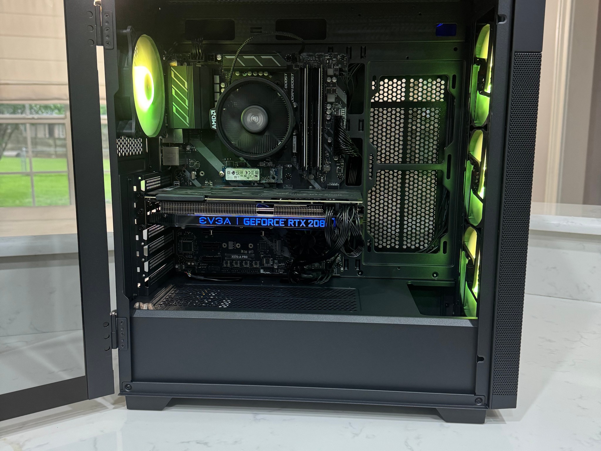 Gaming PC / RTX 2080 8GB / 16GB RAM / NVMe / Ryzen 7