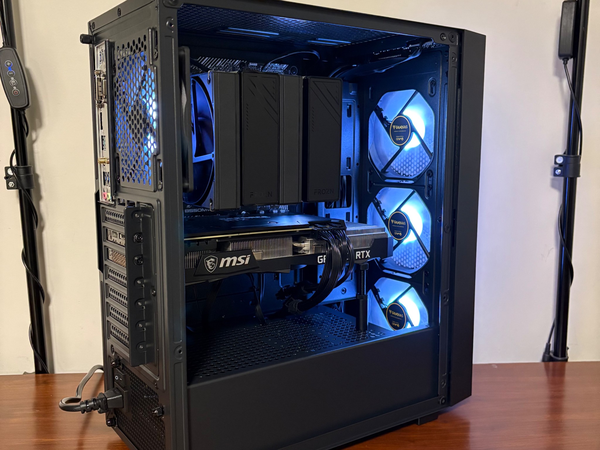 RTX 3070 | Ryzen 9 5900X | 32GB DDR4 | 1TB SSD | 700W PSU | 4 x Fans