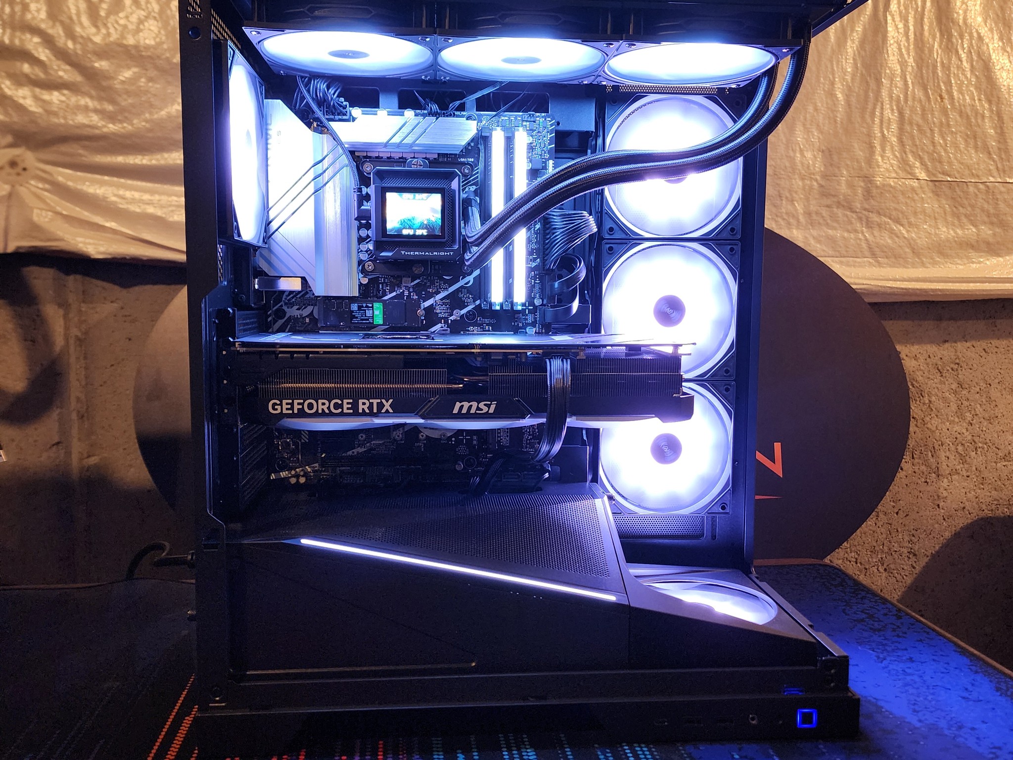 RTX 4080 SUPER / i9-14900KF / 32GB DDR5 RAM / 2TB NVMe SSD