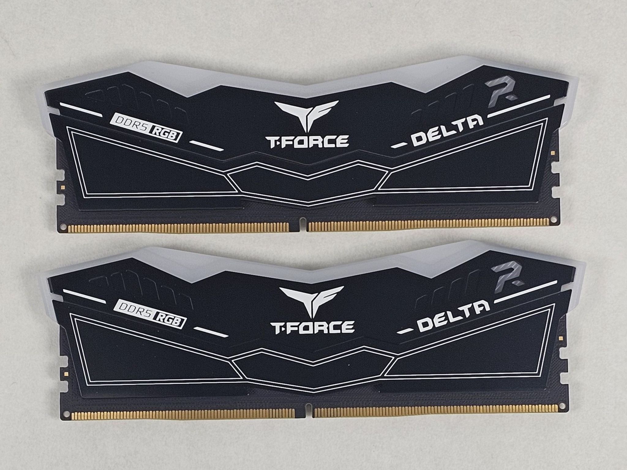 32GB DDR5 (2x16GB) CL40 5200MT/s TEAMGROUP T-Force Delta RGB