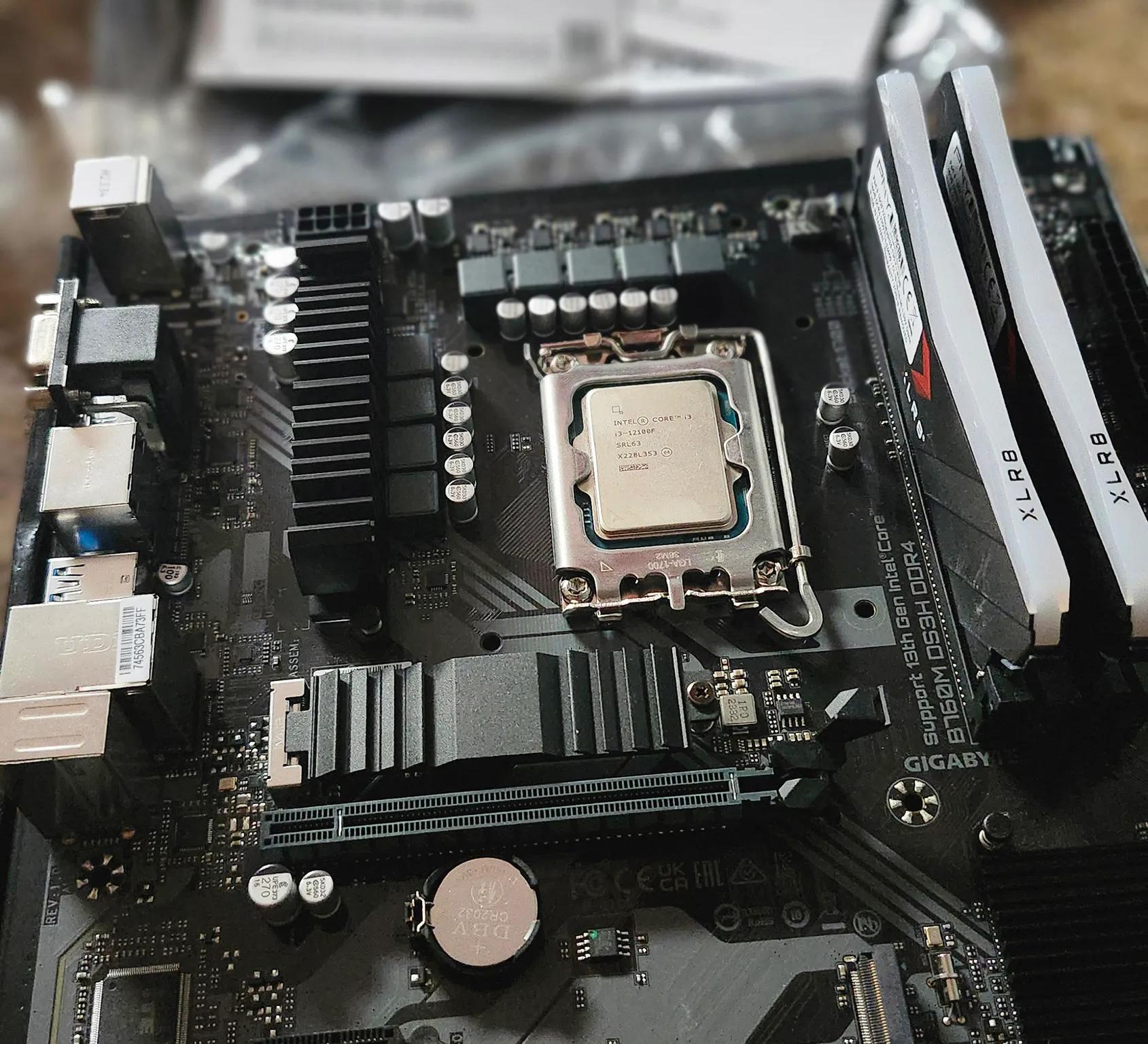 i3 12100F+B760M DS3H+PNY 2x16GB XLR8 RGB (CPU+Motherboard+Ram Combo)
