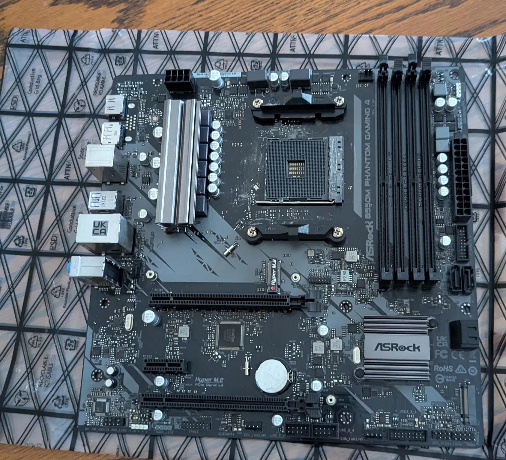 ASRock B550M Phantom Gaming 4