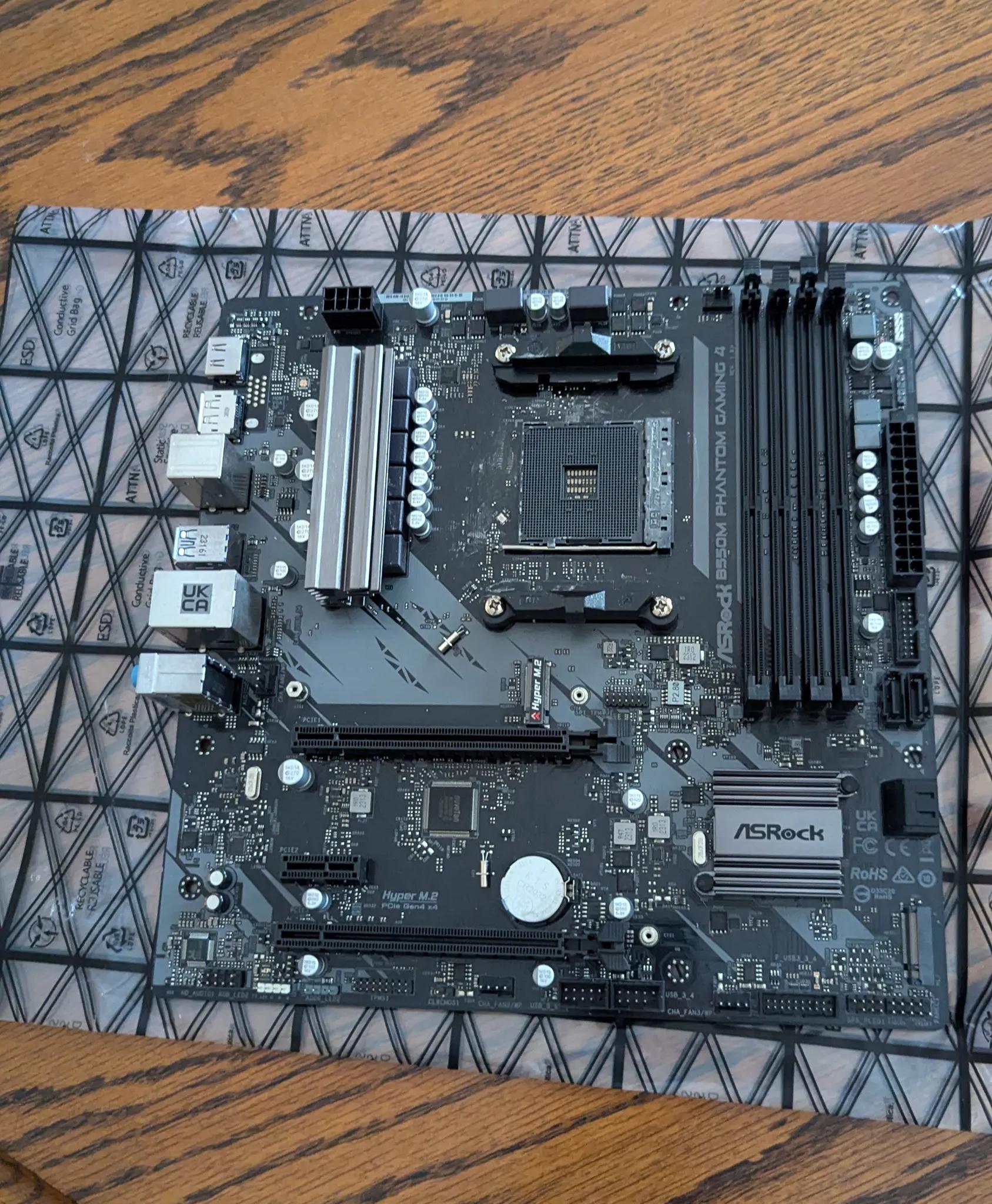 ASRock B550M Phantom Gaming 4