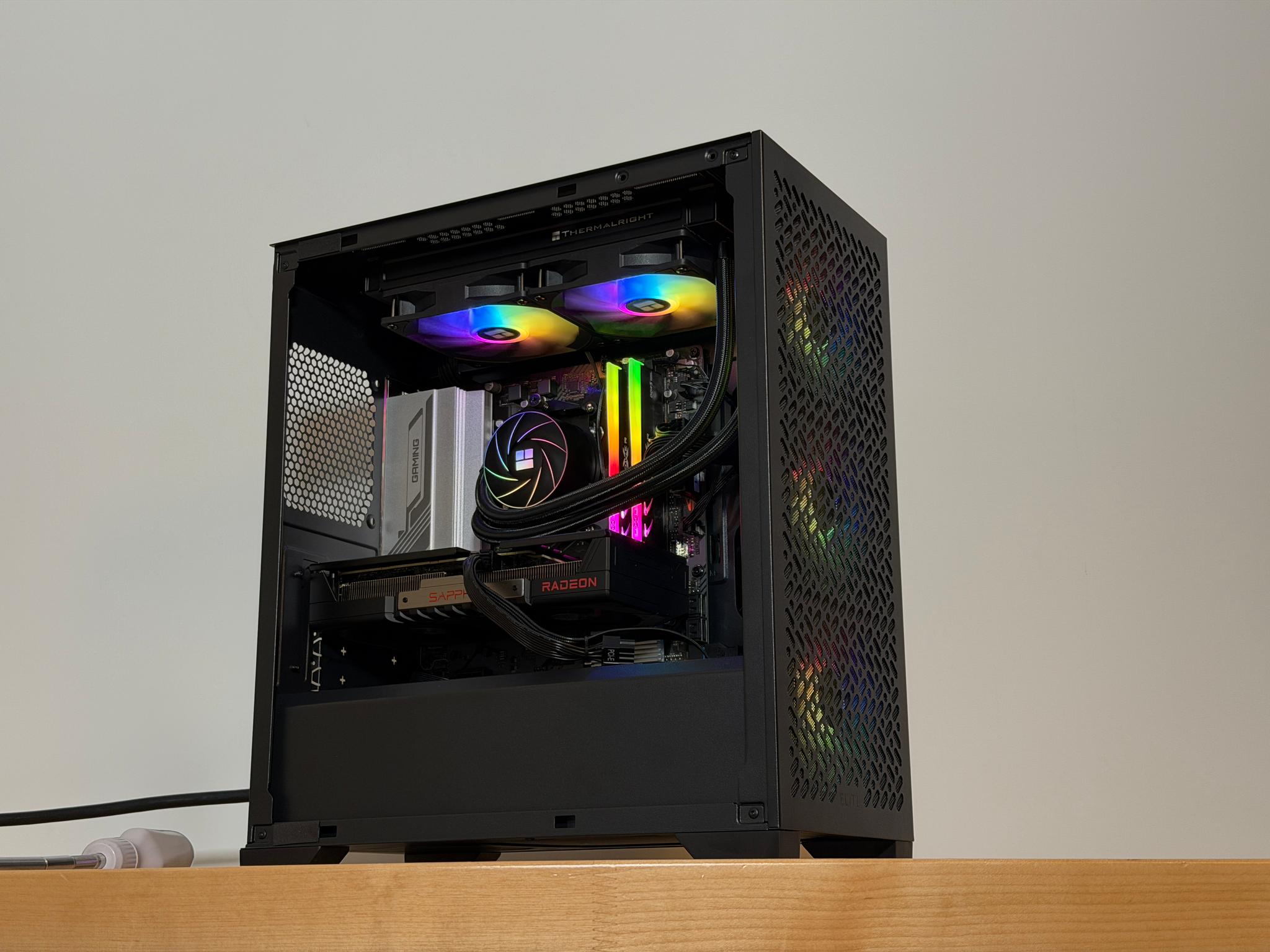 RX 9060XT Ryzen 7 7700x Gaming PC