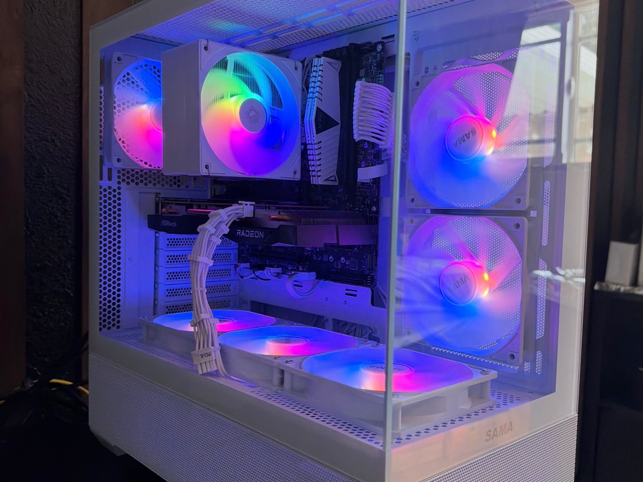 RX 6600xt, Ryzen 5500 White Gaming PC