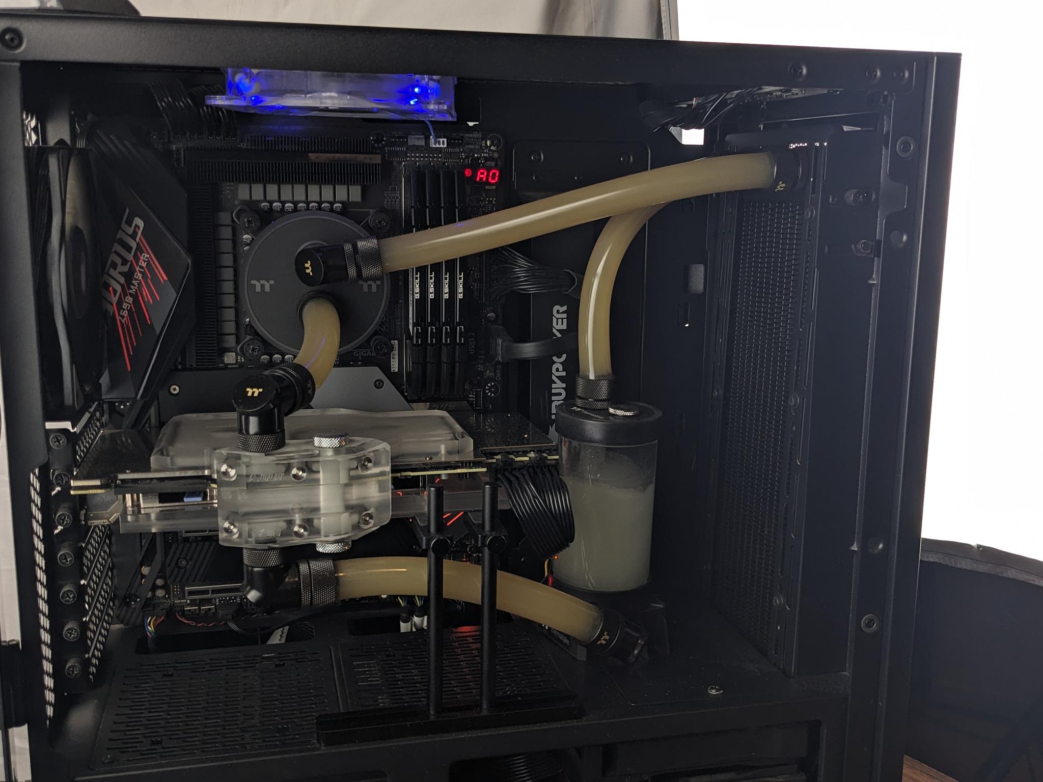 RTX 3090, Custom Watercooled, 11700K, 32GB DDR4 3200, 2TB 3x4 NVMe