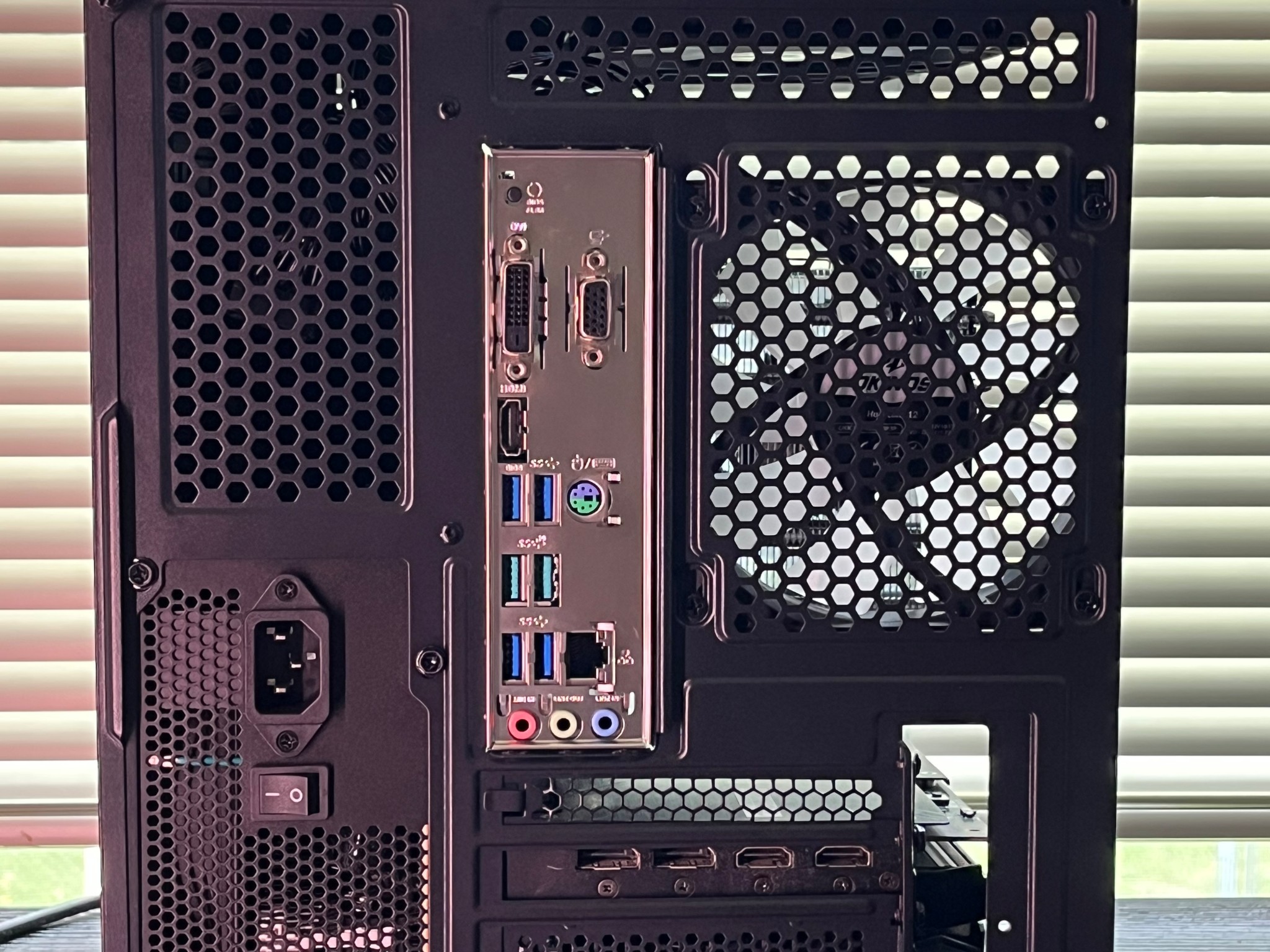 RTX 2060 / Ryzen 5 3600 / 32GB DDR4 / 1Tb