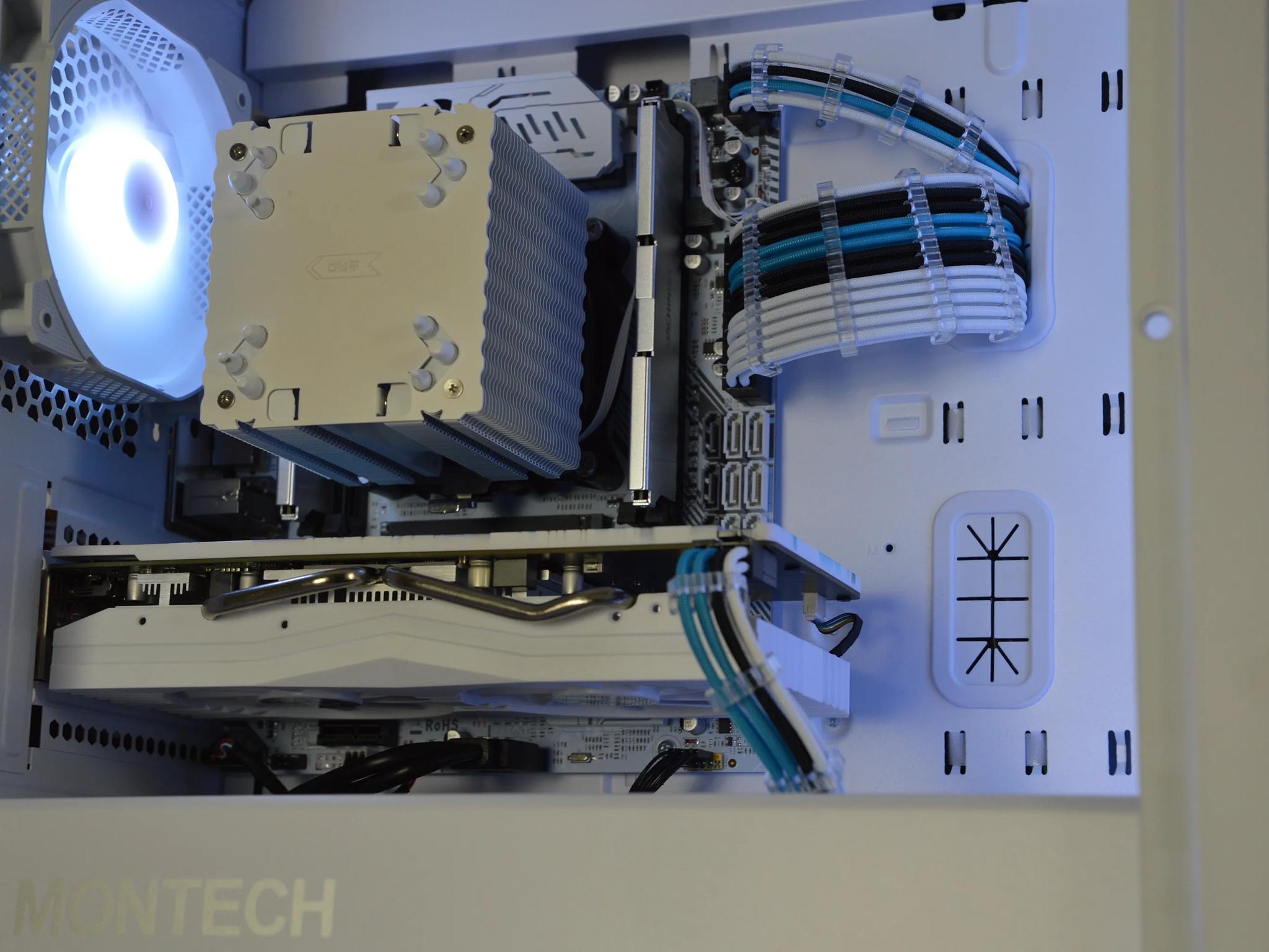 🧊❄️| RX 580 8GB | INTEL XEON E5 2670 V3 | 16GB ECC DDR4 RAM | 1TB NVME SSD | Icy Blizzard |