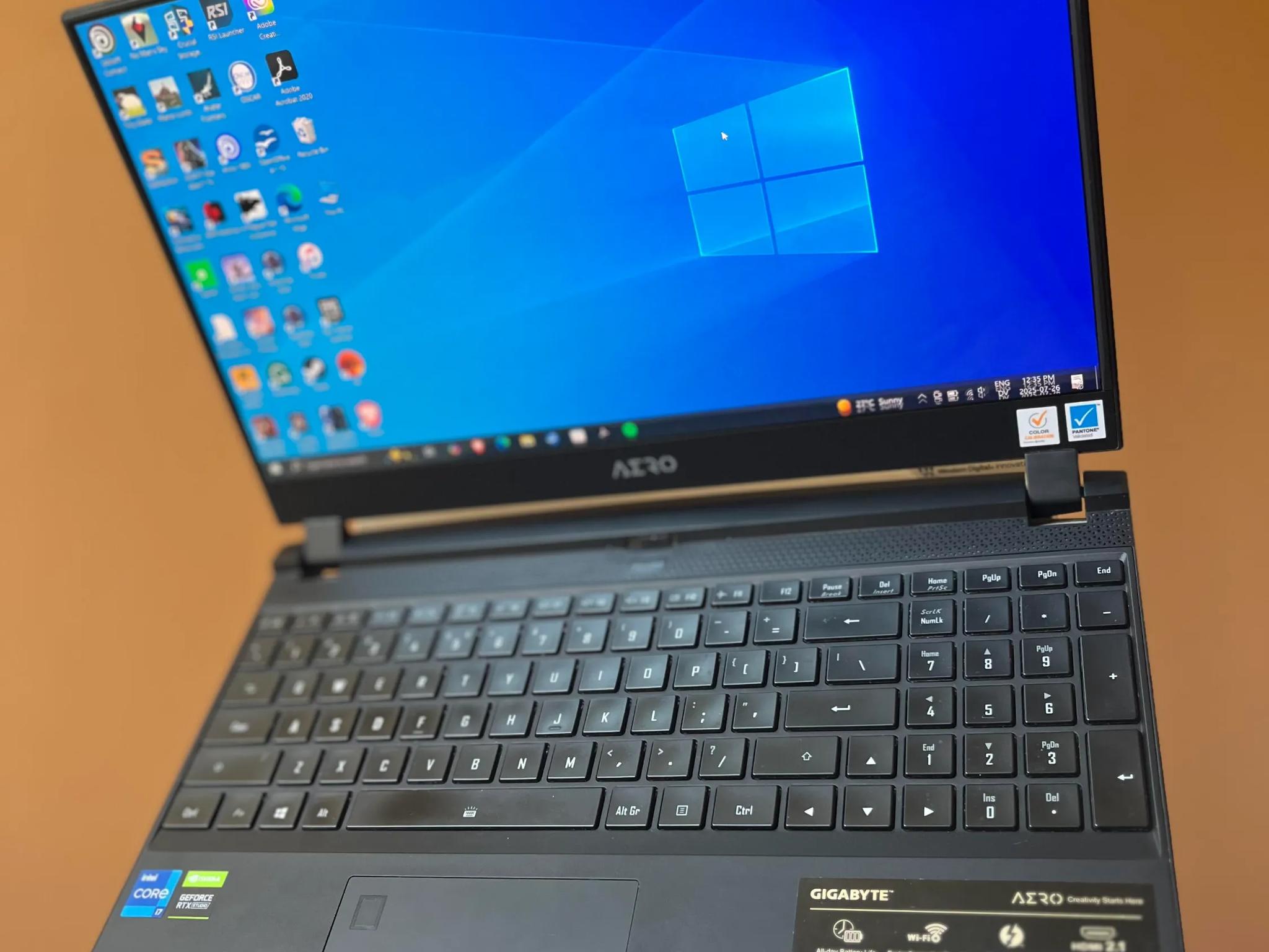 Gigabyte Aero 15, i7 11800h, RTX 3080, 32 GB Ram, 4k OLED