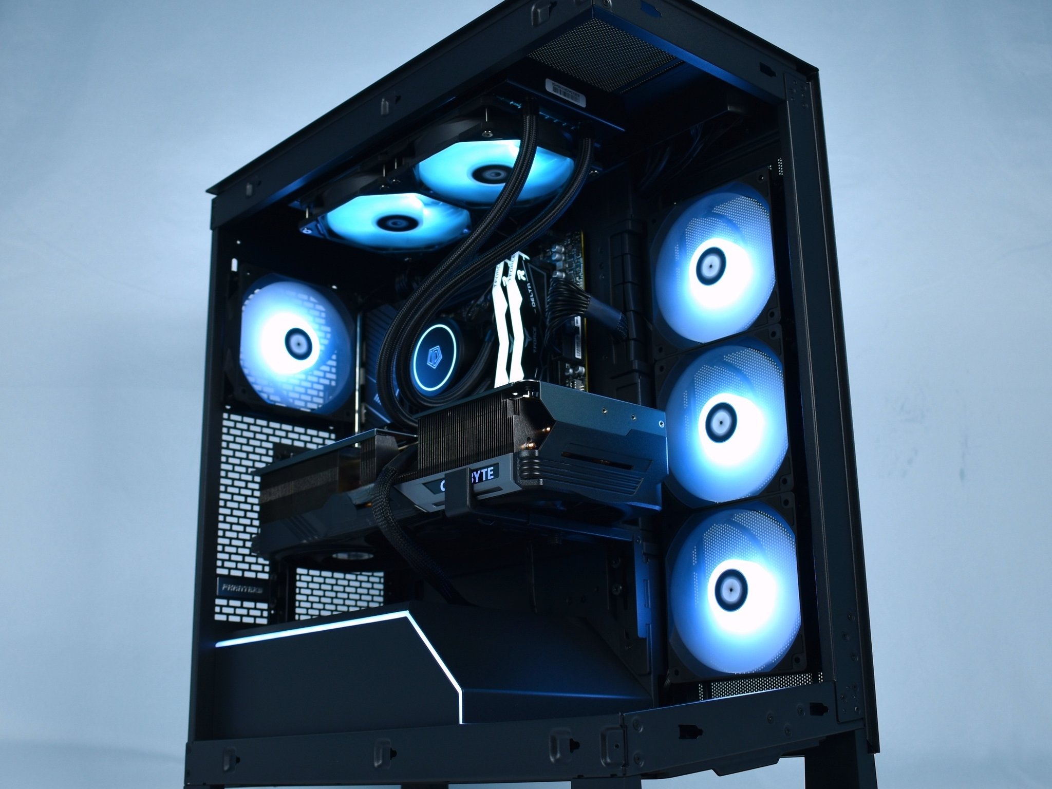 ⚡️GODLIKE⚡️ 1440p/4K Gaming/Streaming PC | Ryzen 7 9800X3D, AMD RX 9070 XT, 2TB SSD, 32GB DDR5 | B