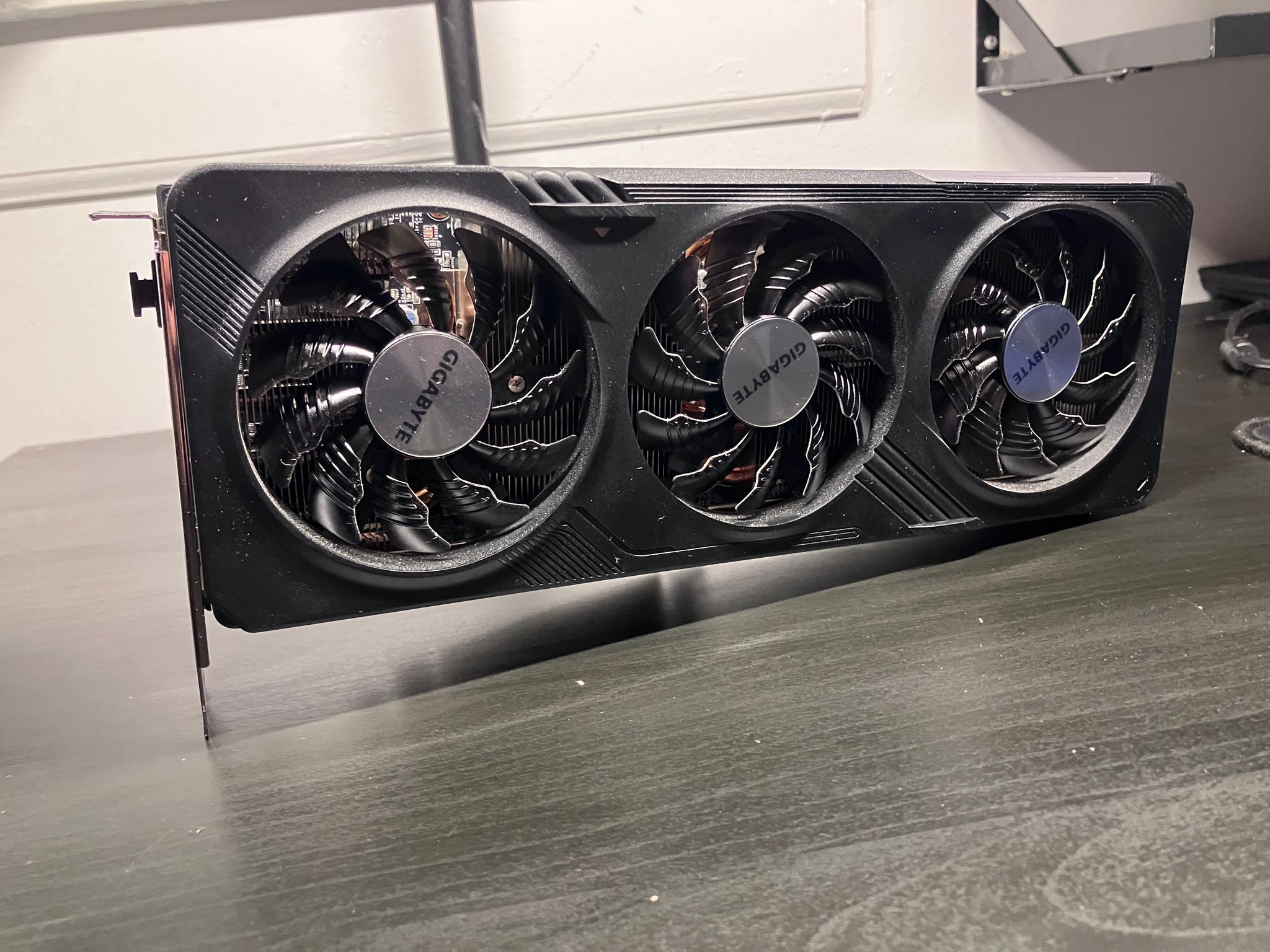 Gigabyte Radeon RX 7600 XT GAMING OC 16G