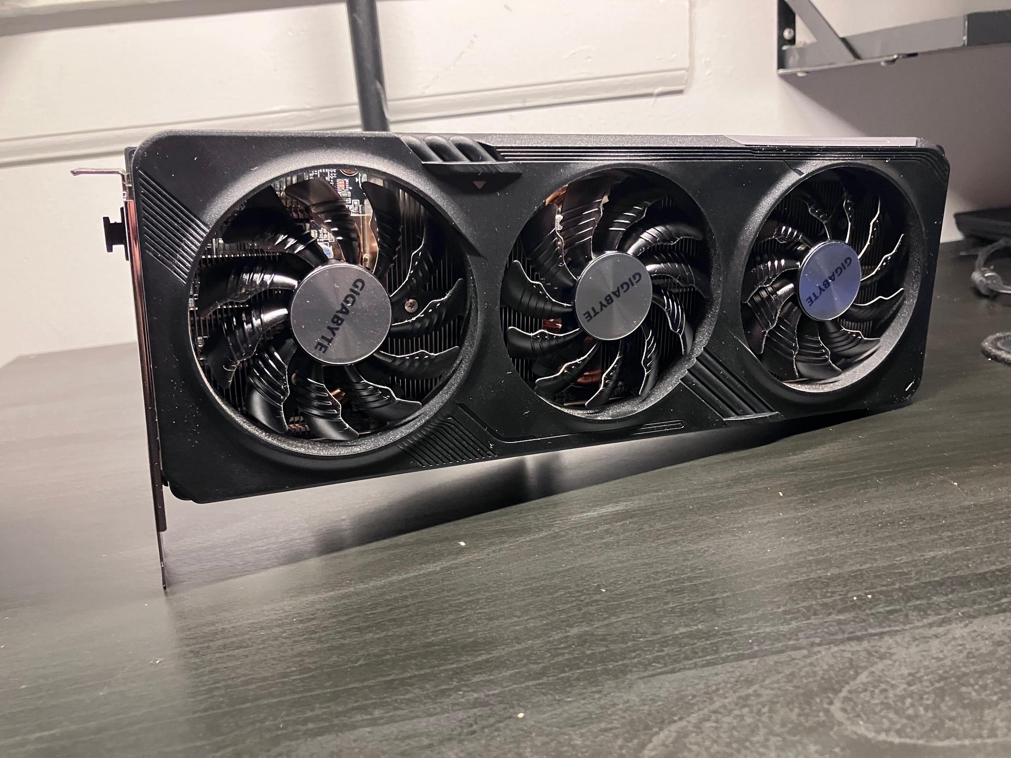 Gigabyte Radeon RX 7600 XT GAMING OC 16G