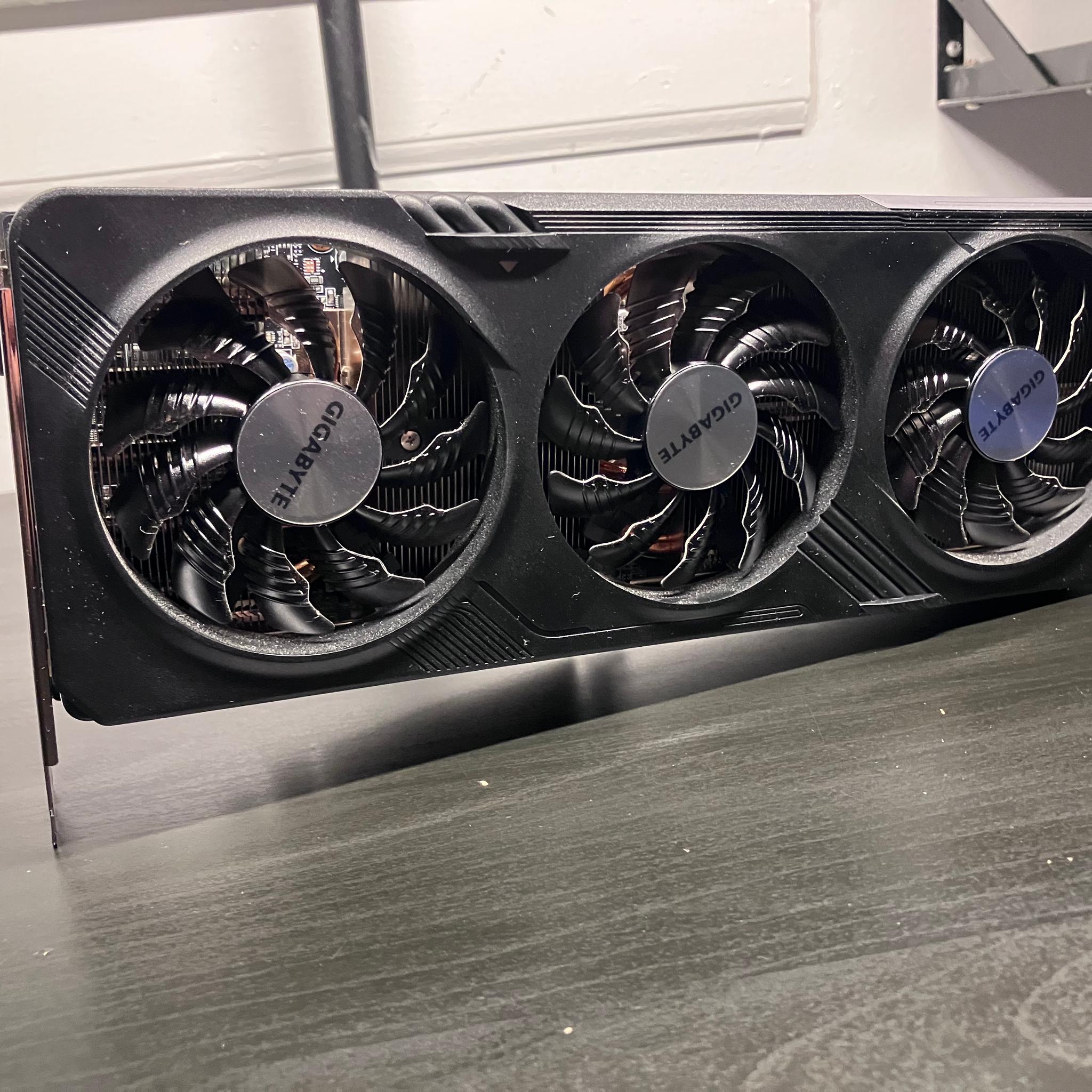 Gigabyte Radeon RX 7600 XT GAMING OC 16G