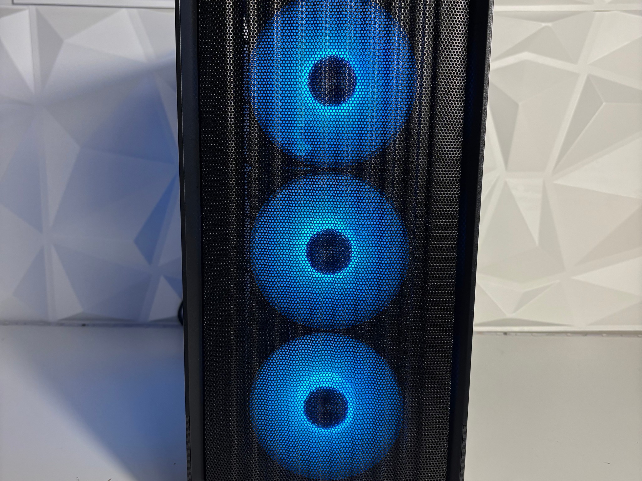 //Azure Gaming PC// - Ryzen 5 2600, RTX 2060, 16GB Ram, 960GB SSD