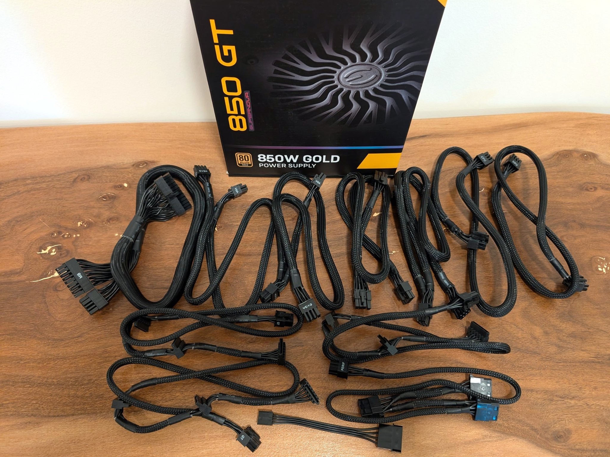 EVGA SuperNOVA 850 GT 850W 80+ Gold PSU + CableMod Sleeved Kit (Excellent Condition)