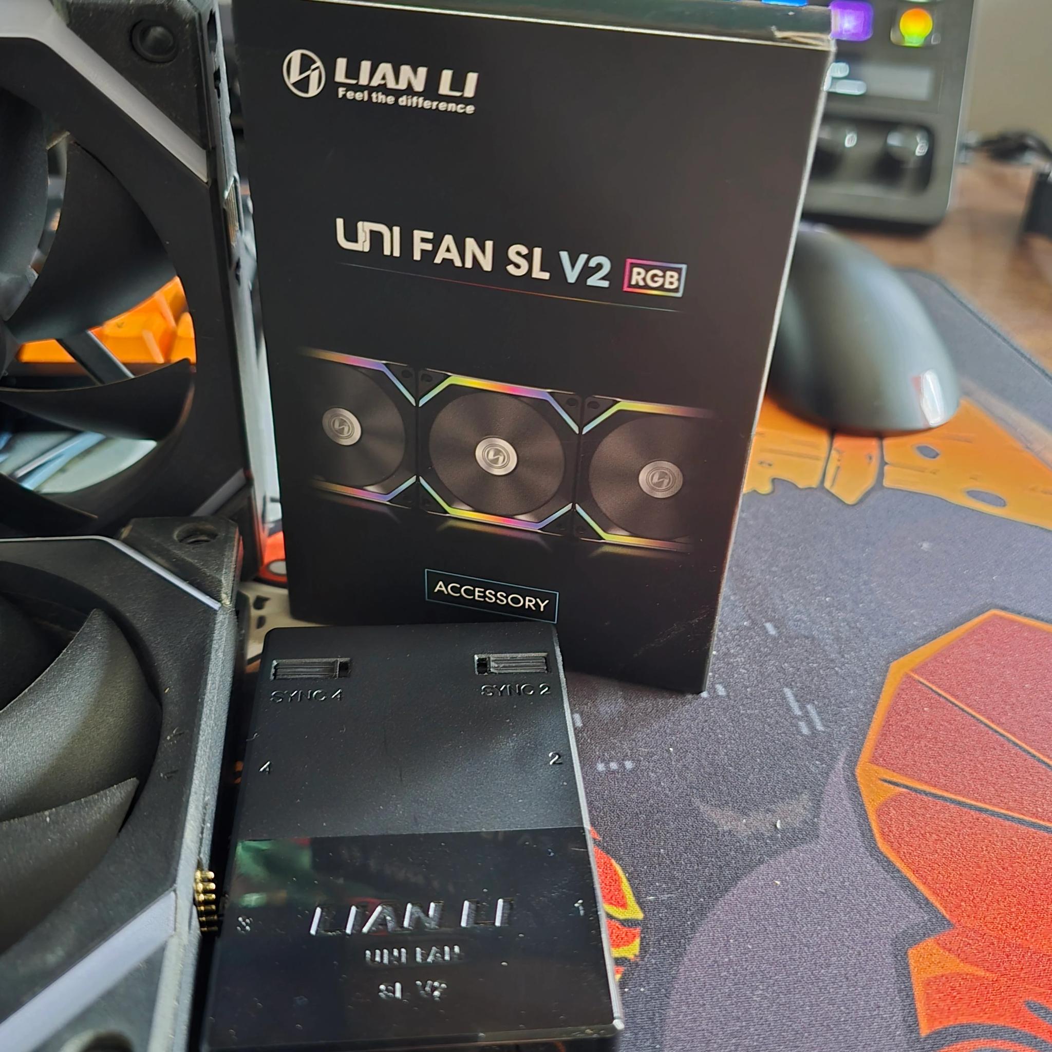 Lian Li fans w/ controllers