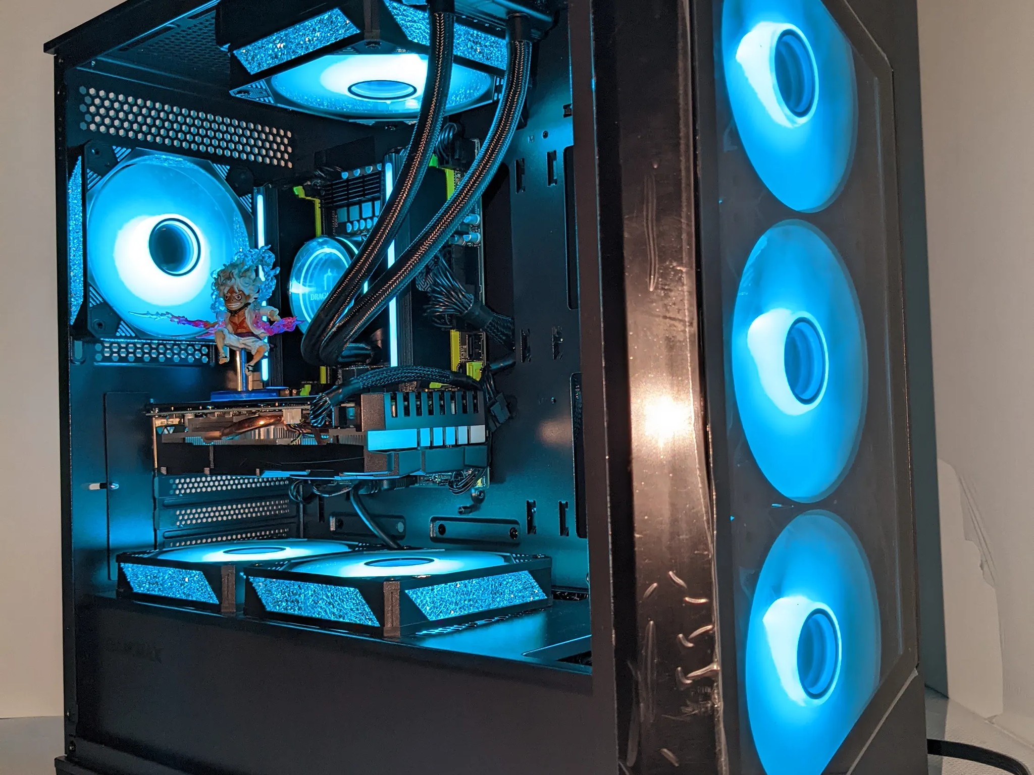 ヒドゥンドラゴン| RTX2060 Super| Intel@8-cores & 16-threads| 16GB DDR4| 1TB SSD| Windows 11 Pro