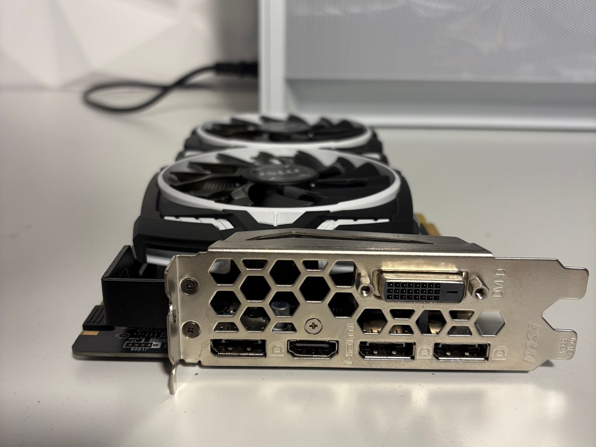 MSI GTX 1070 Ti Armor OC - 8GB GDDR5