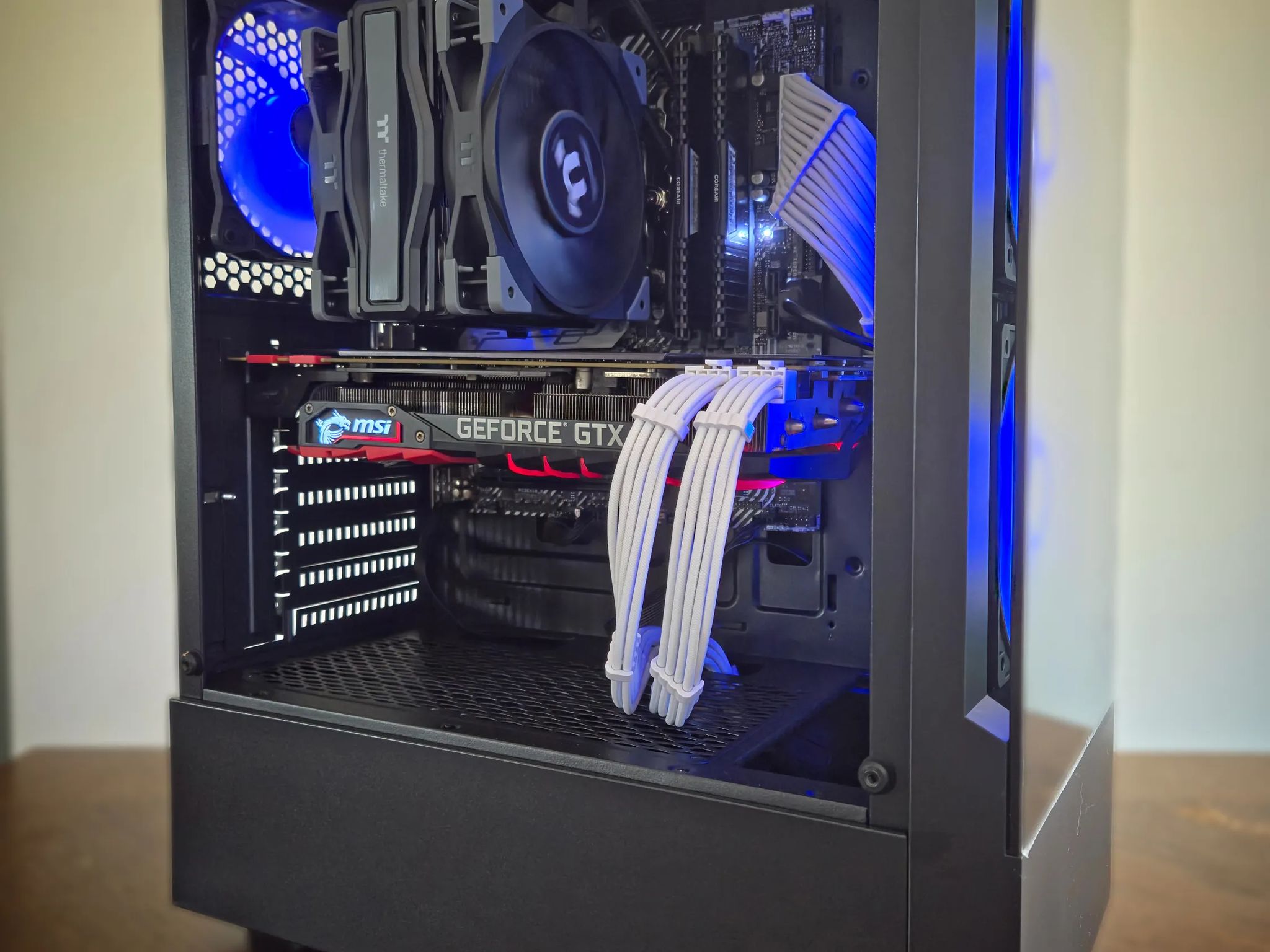 Starter PC! Intel i3 10100f - MSI 1080 Ti