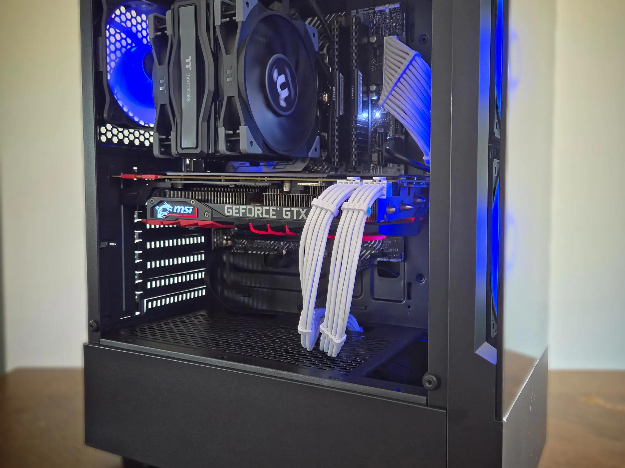 Starter PC! Intel i3 10100f - MSI 1080 Ti