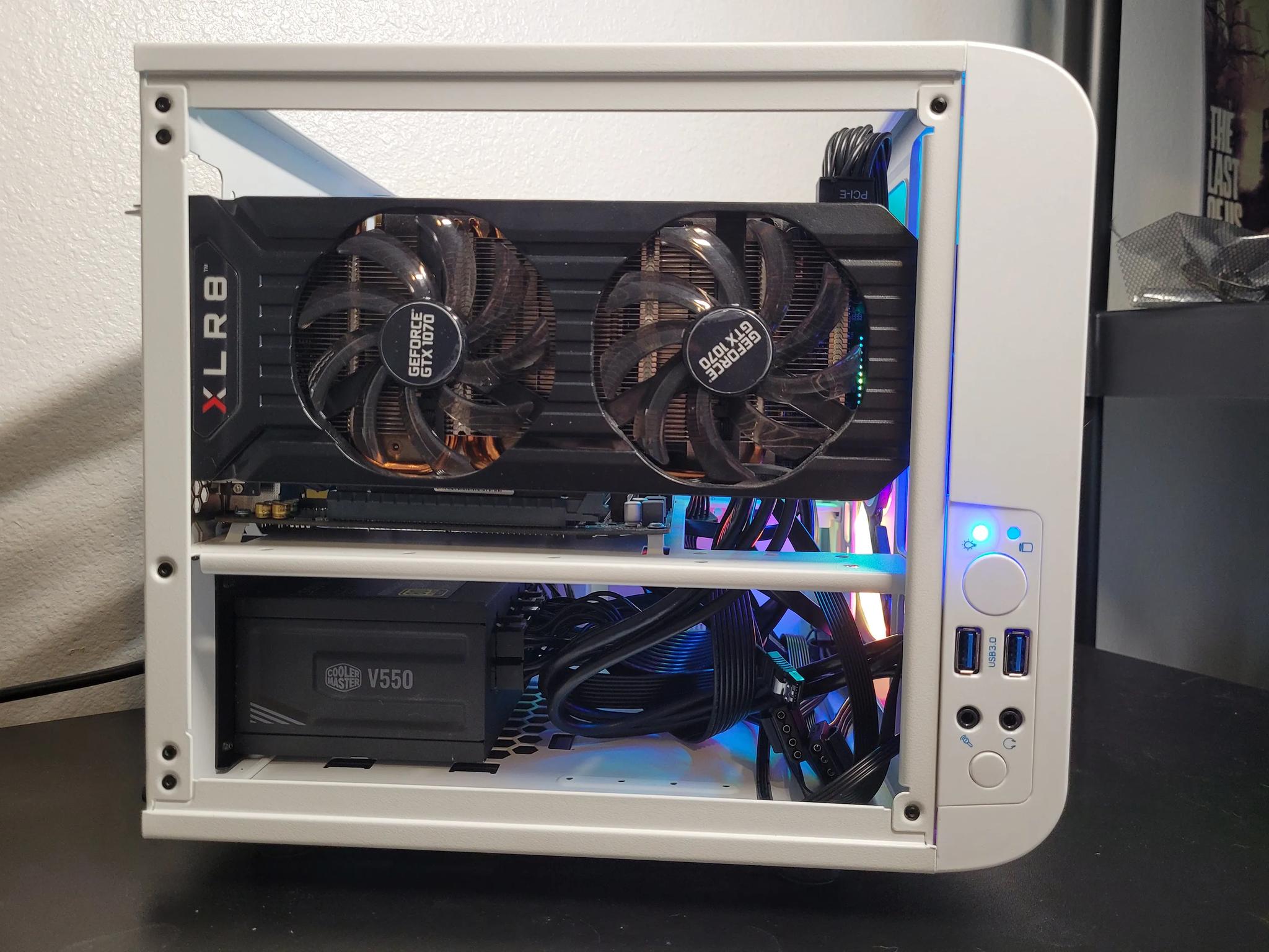 ❄️Snowball ❄️ITX // i7 6700 // GTX 1070 8GB // 16GB DDR4 // 1TB SSD