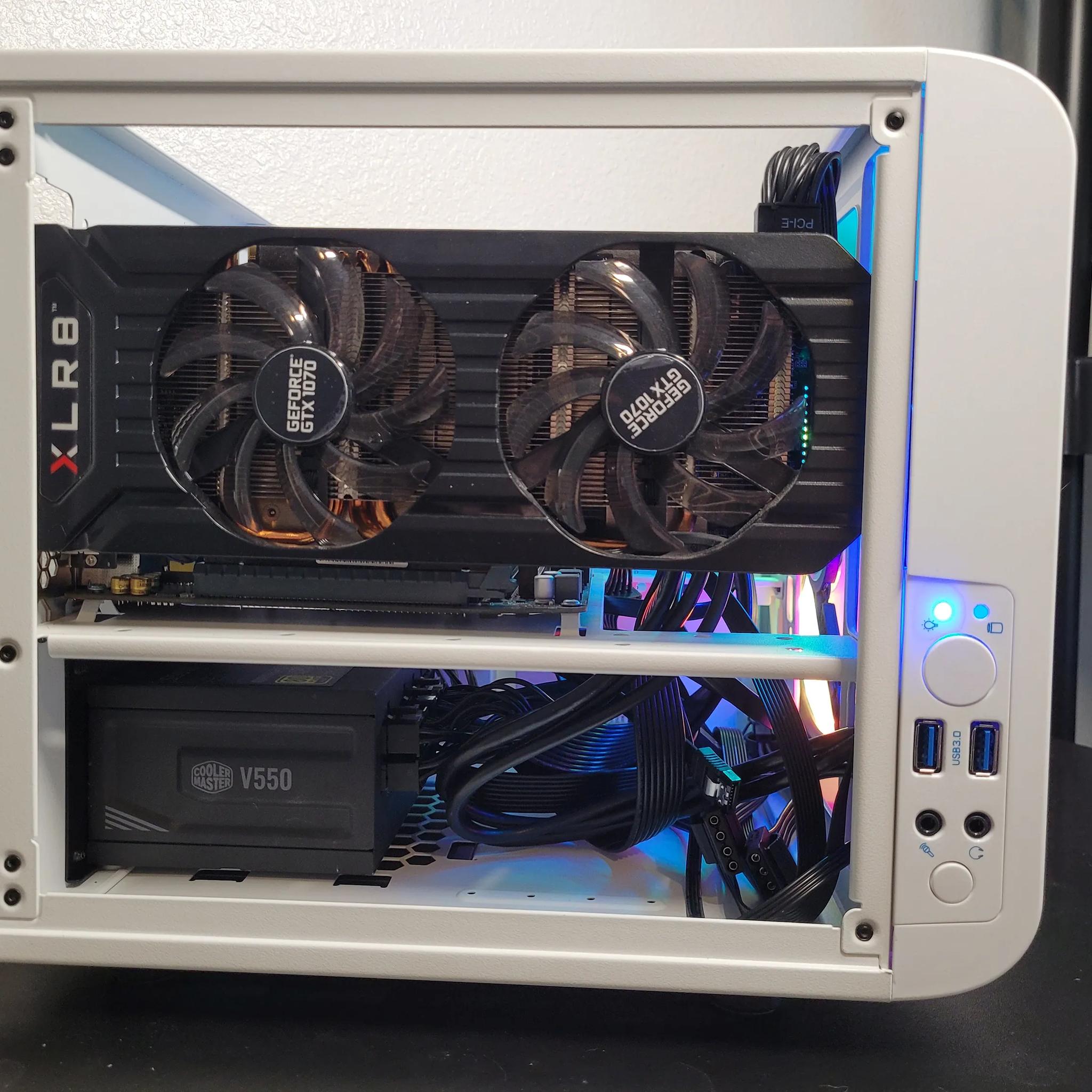 ❄️Snowball ❄️ITX // i7 6700 // GTX 1070 8GB // 16GB DDR4 // 1TB SSD