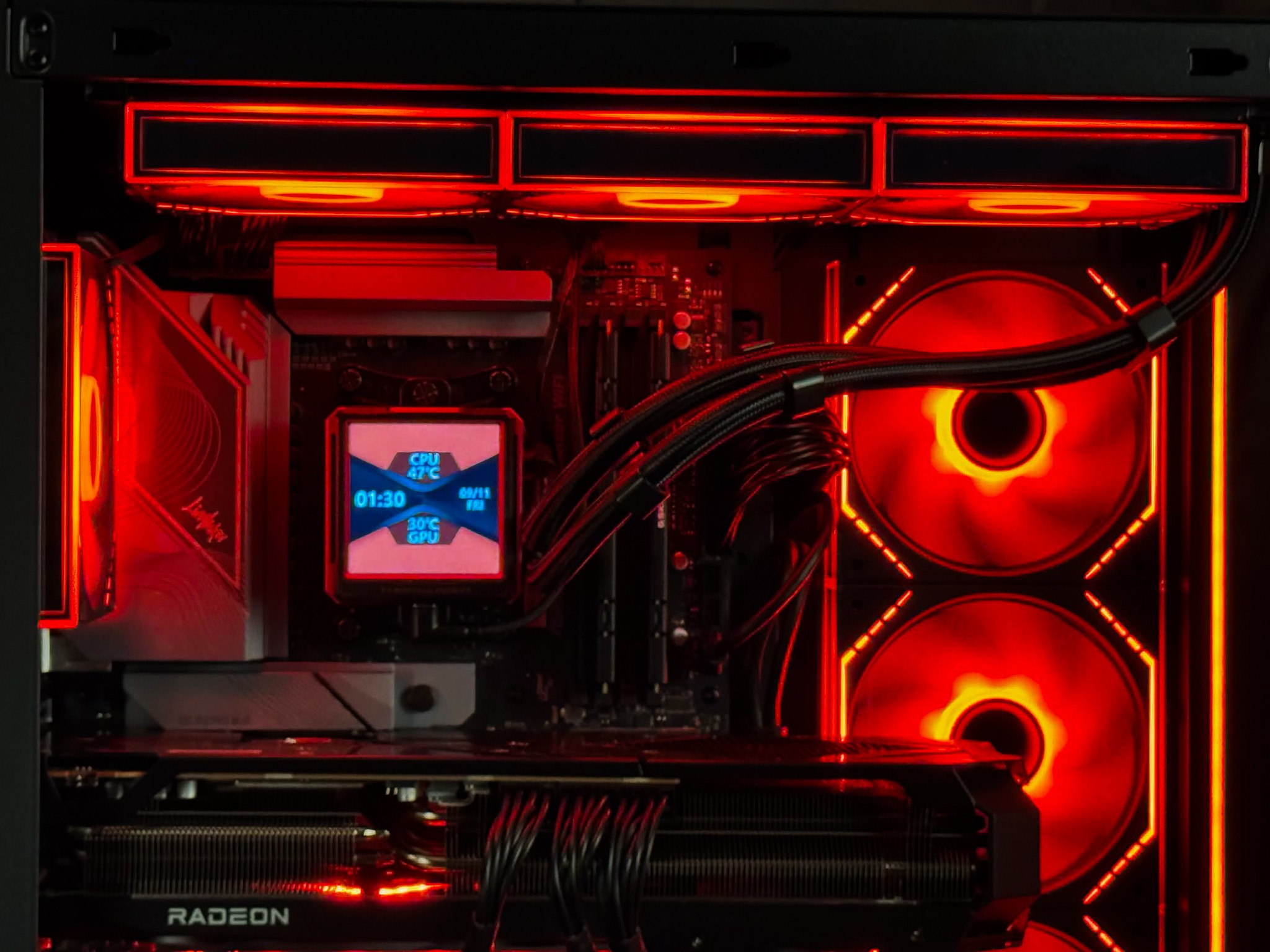 Red Devil v2 - 9800X3D, 9070XT 16GB, 2TB SSD. 32GB DDR5, Wifi