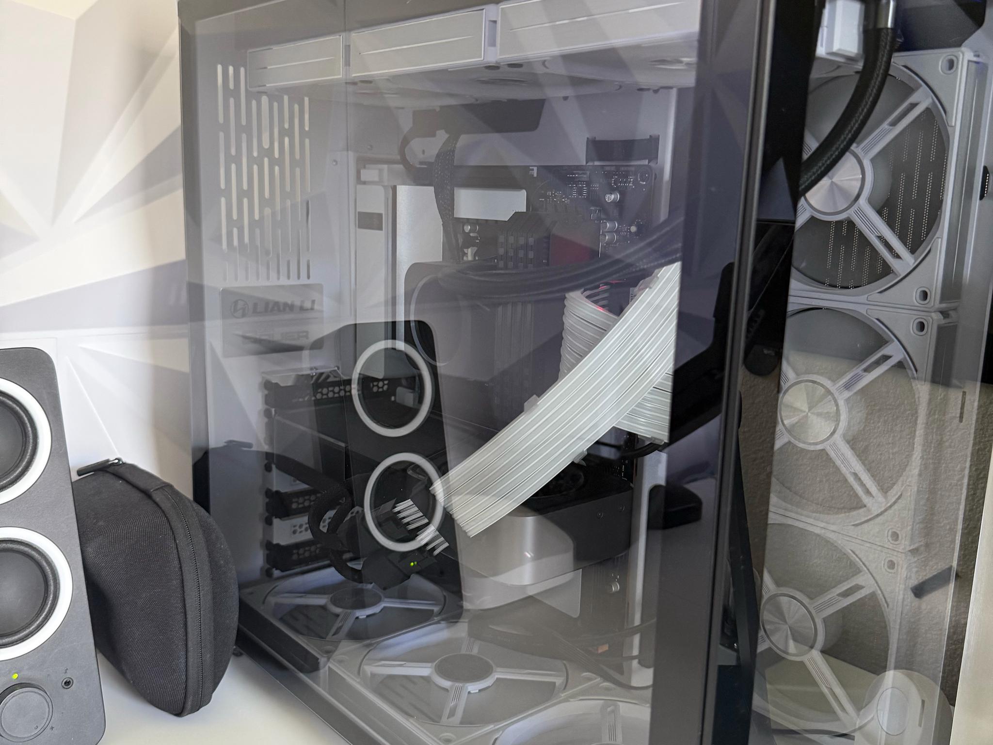 Lian Li|3070ti|Ryzen 7 5800x| 32GB DDR4 RAM|2TB NVME 4| Win 11|Strimer| 1080p/1440p Custom Gaming PC
