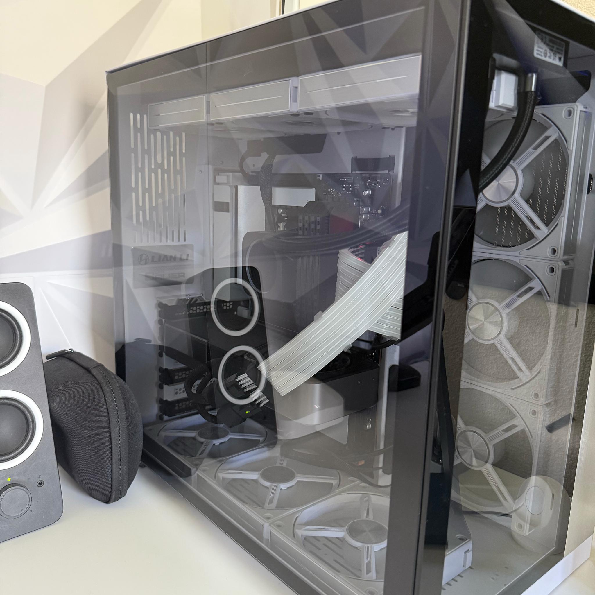 Lian Li|3070ti|Ryzen 7 5800x| 32GB DDR4 RAM|2TB NVME 4| Win 11|Strimer| 1080p/1440p Custom Gaming PC