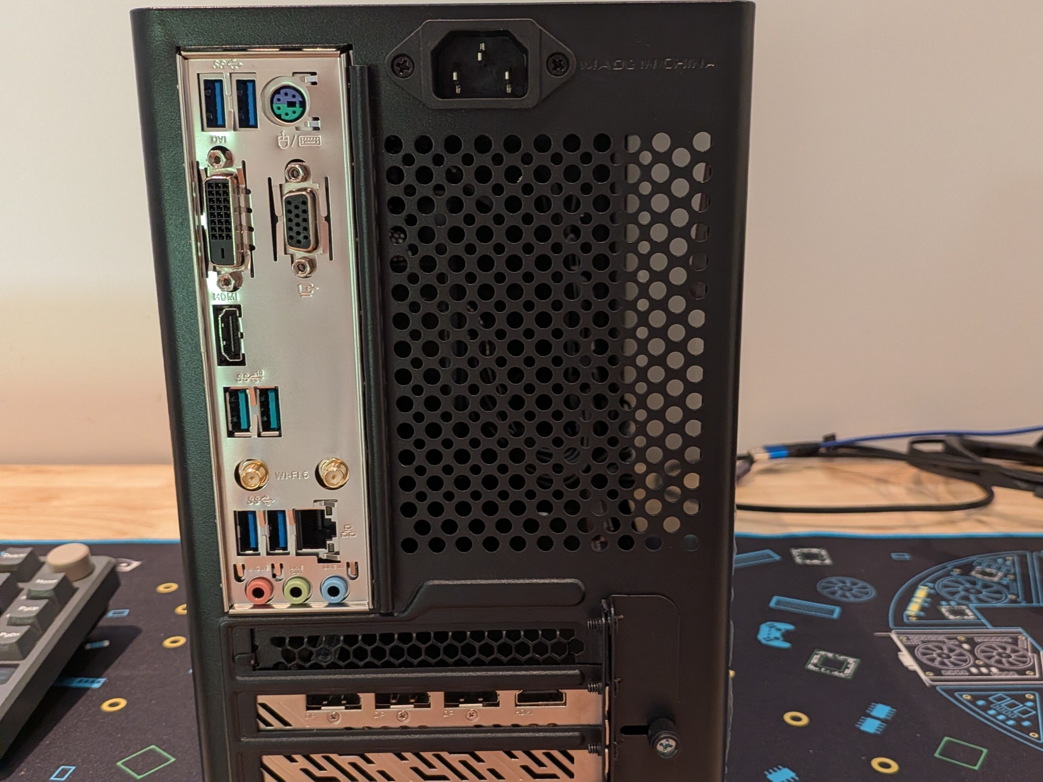 1440p Dream Machine - RX 7700 XT, Ryzen 5 5600X, 32 GB DDR4 RAM, 1TB SSD, SteamOS