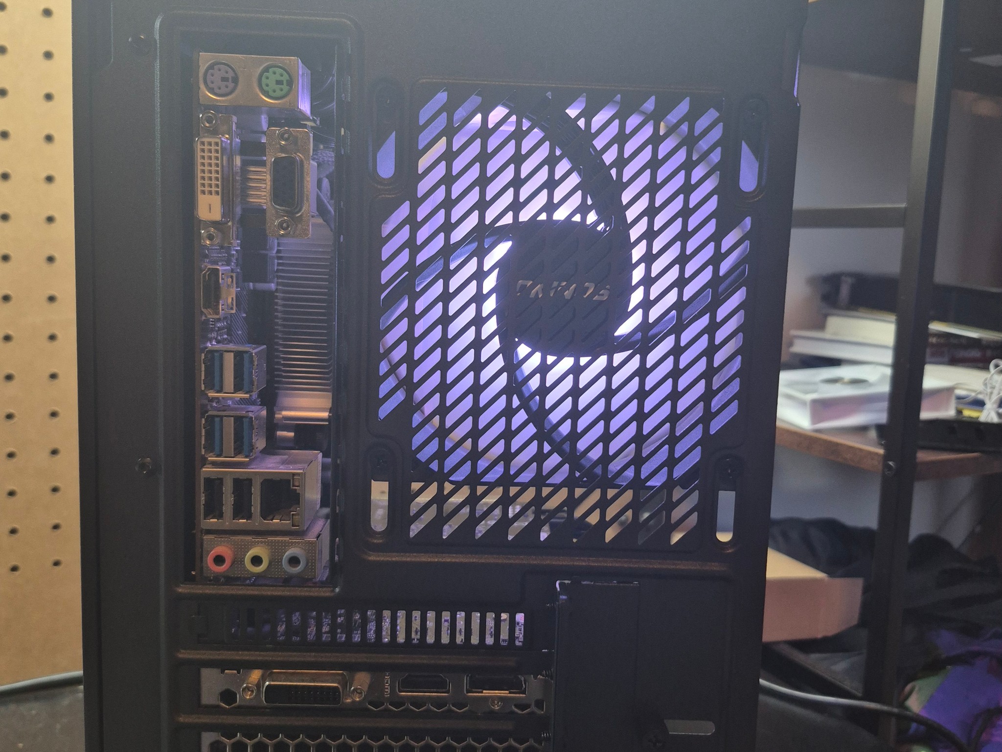 Ryzen 5 1600AF, 16GB 3200MHz DDR4, RTX 2060 SUPER 8GB, 512GB SSD, Win11, RGB, Wifi