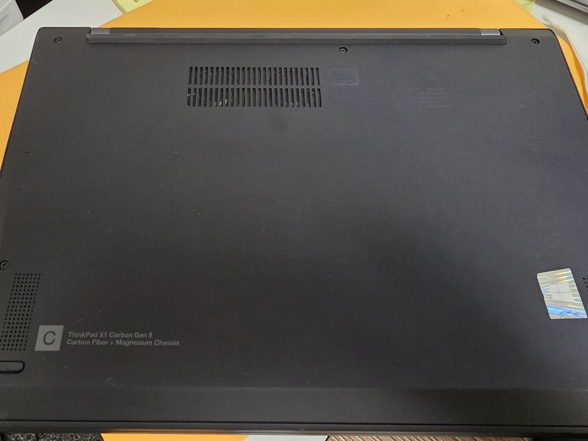 Lenovo ThinkPad X1 Carbon Gen 9 Intel i5 11th gen 2.4Ghz 256GB SSD 16GB Ram