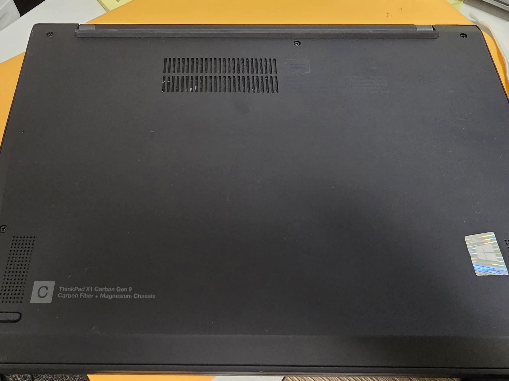Lenovo ThinkPad X1 Carbon Gen 9 Intel i5 11th gen 2.4Ghz 256GB SSD 16GB Ram