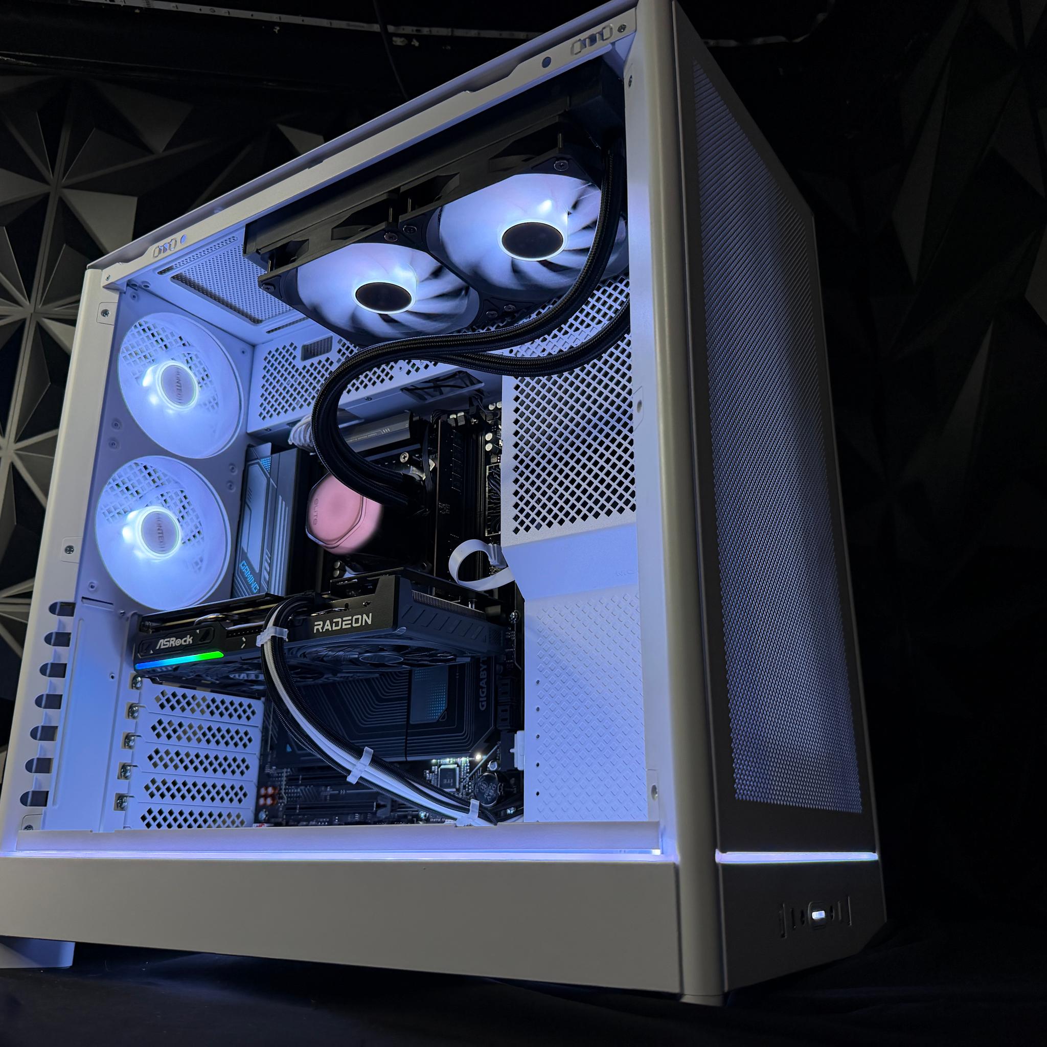 White Ocean – Ryzen 7 7700X / RX 9060XT  Gaming PC