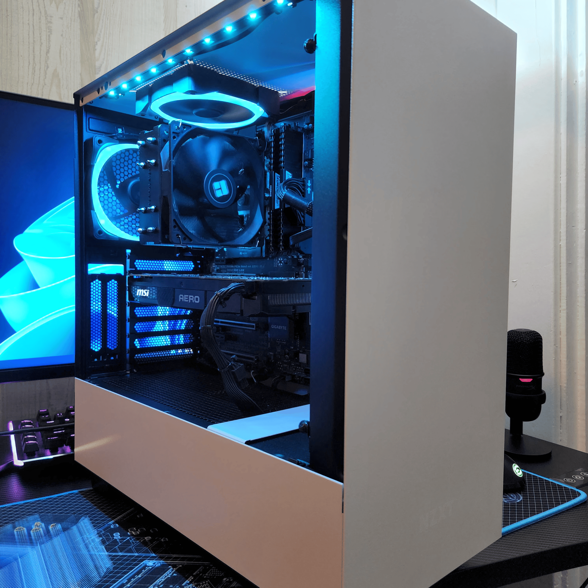 Custom 6700k | GTX 1070 | 16GB 3000 MHz | 1TB NVME SSD Gaming PC