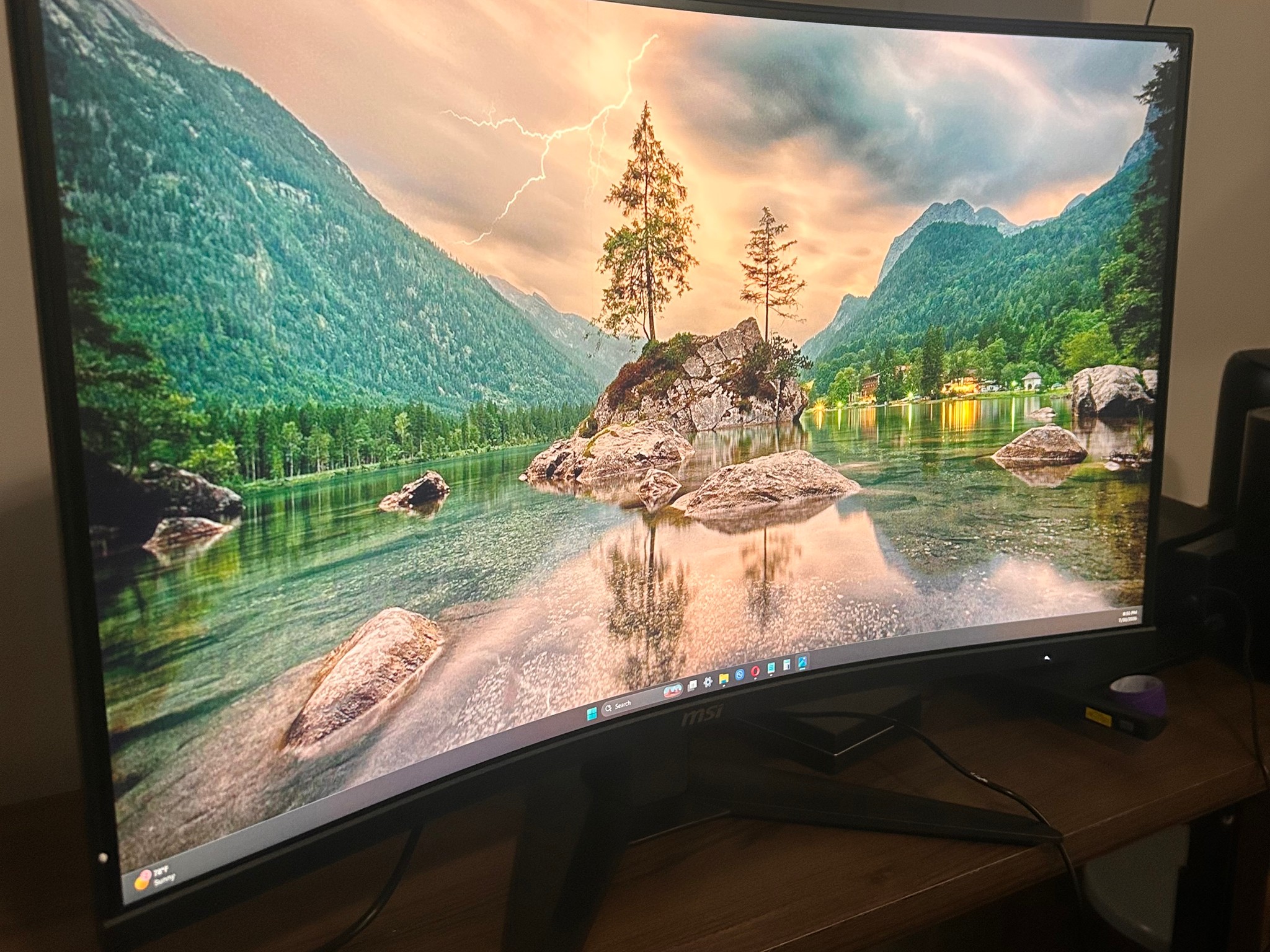 MSI 32" 2K (180Hz) WQHD (2560 x 1440) Curved Screen Gaming Monitor (MAG 325CQF)