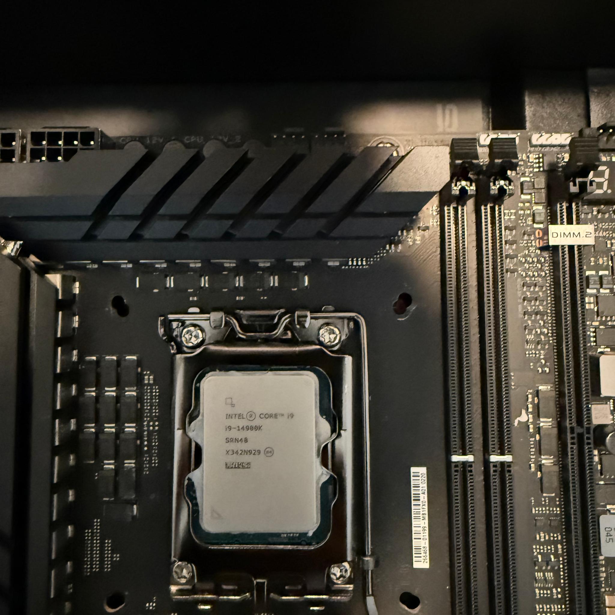 ASUS ROG Maximus Z790 Apex Encore + Intel i9 14900k