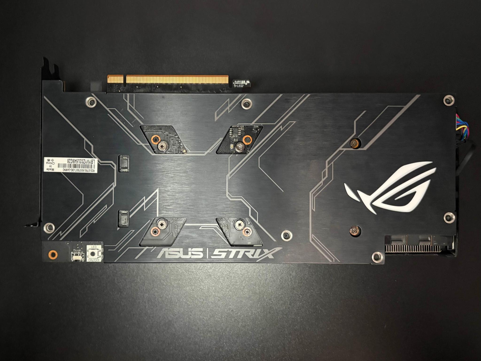 ROG STRIX RX 5700 XT GAMING OC (Cosmetic Issues)
