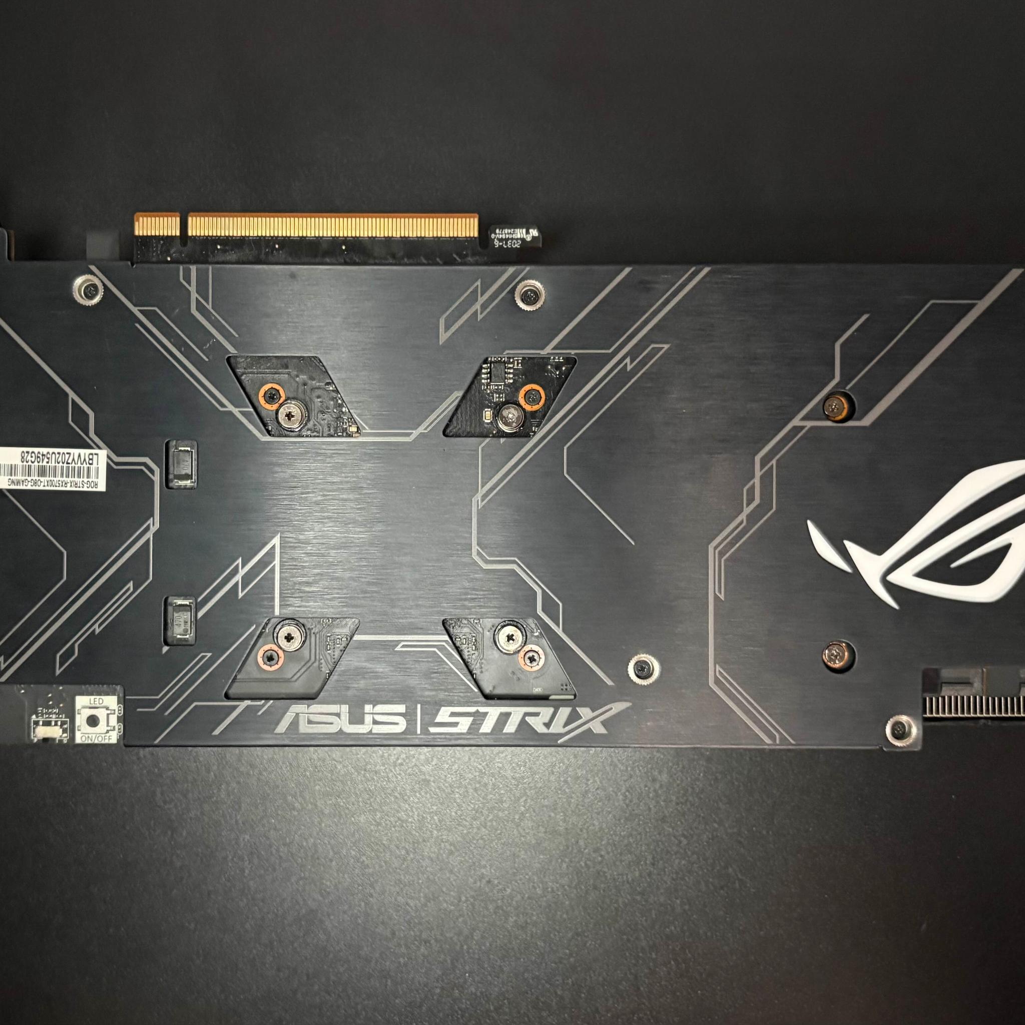 ROG STRIX RX 5700 XT GAMING OC (Cosmetic Issues)